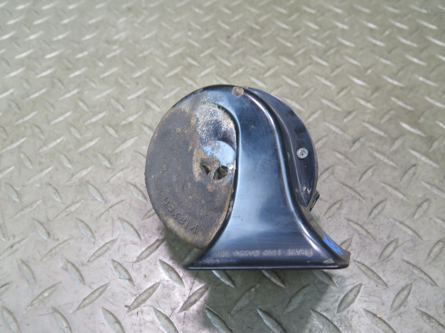 99-03 VW Eurovan T4 Set of 2 High & Low Tone Note Pitch Horn Signal OEM