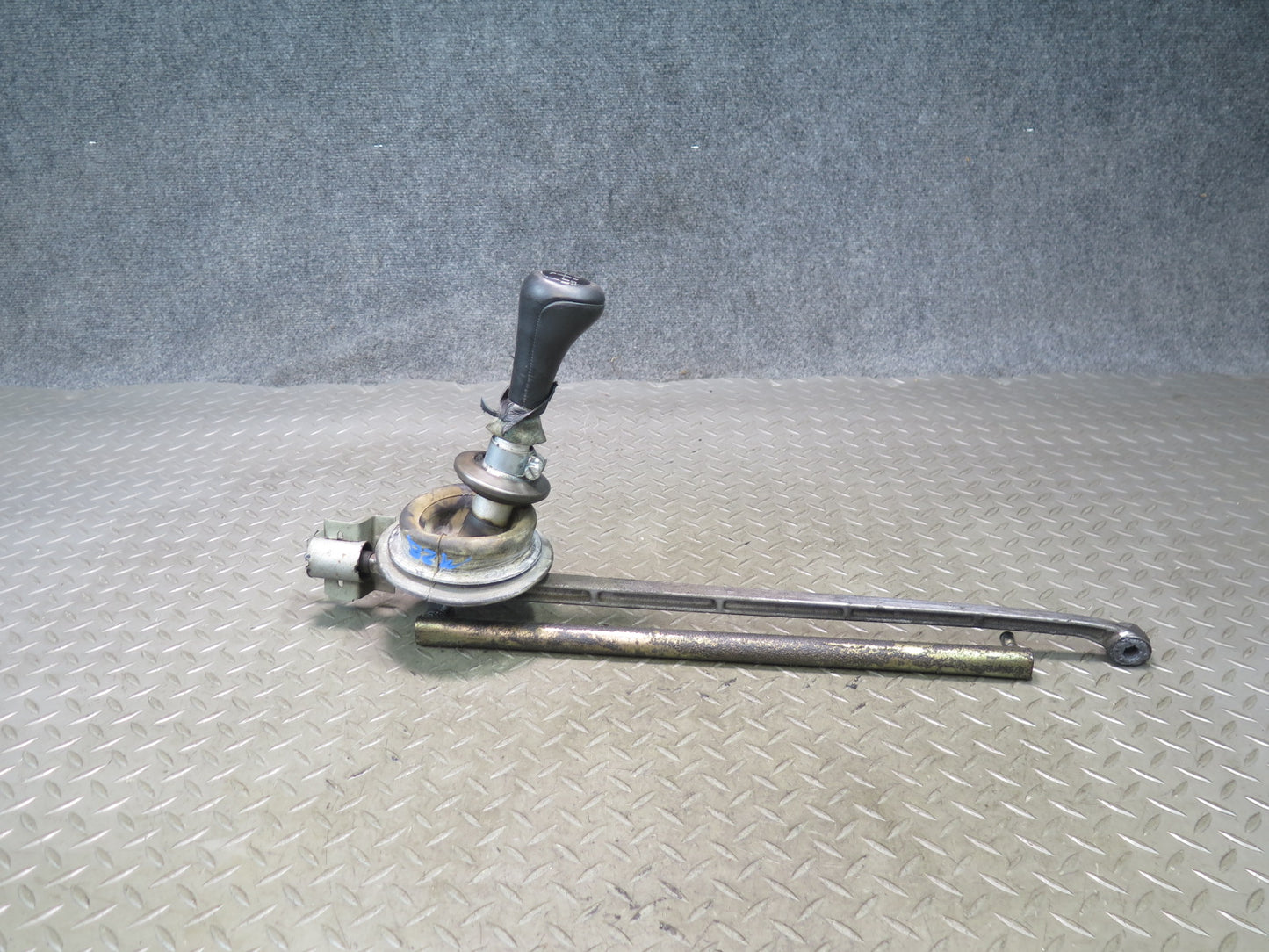 96-99 BMW E36/7 Z3 1.9L M44 M/T Manual Transmission Shifter Knob Assembly OEM