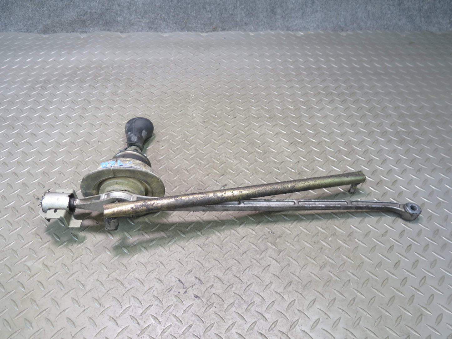96-99 BMW E36/7 Z3 1.9L M44 M/T Manual Transmission Shifter Knob Assembly OEM