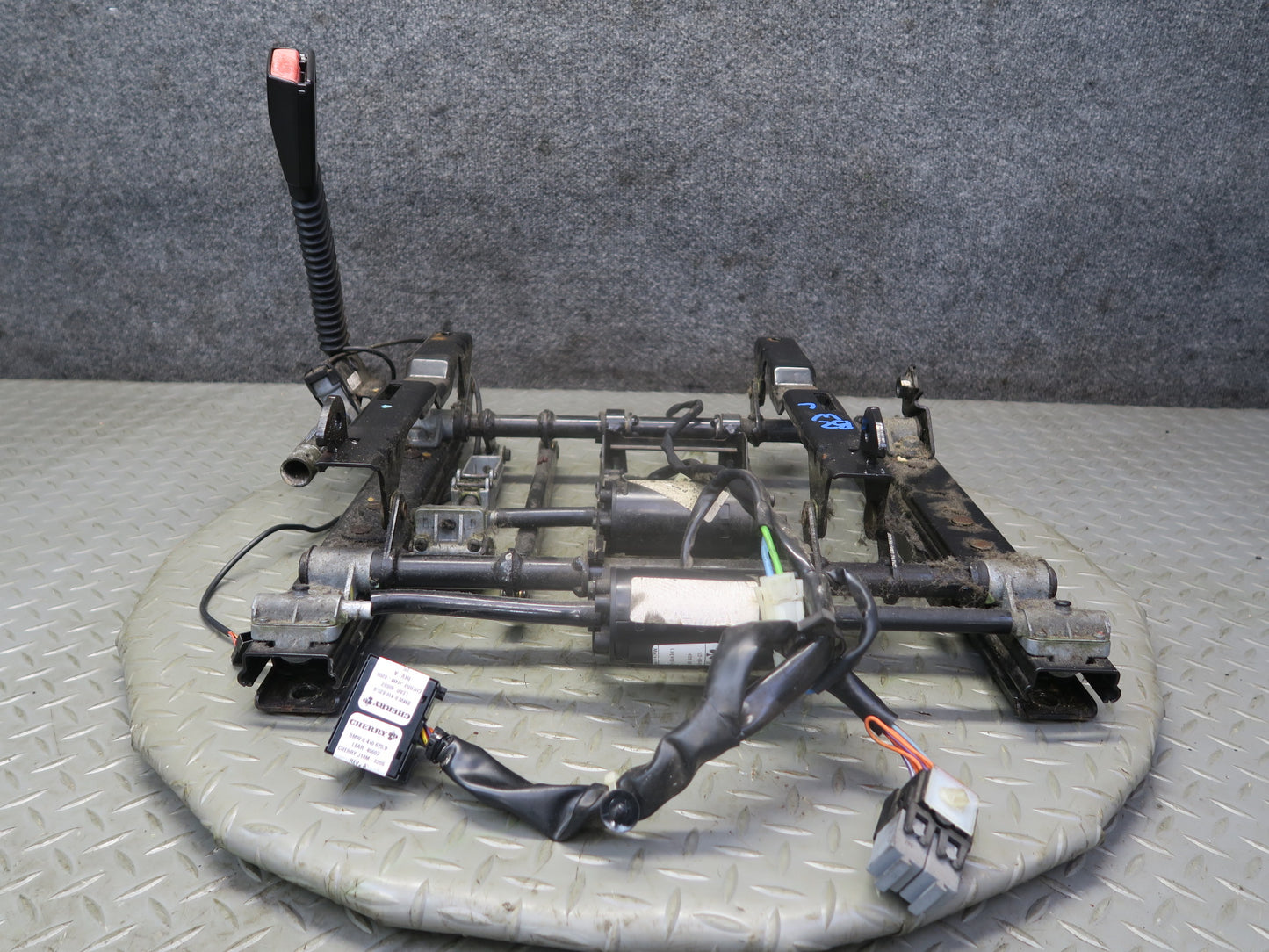 98-02 BMW E36/7 Z3 Front Left Seat Lower Frame Track Rail w Motors OEM