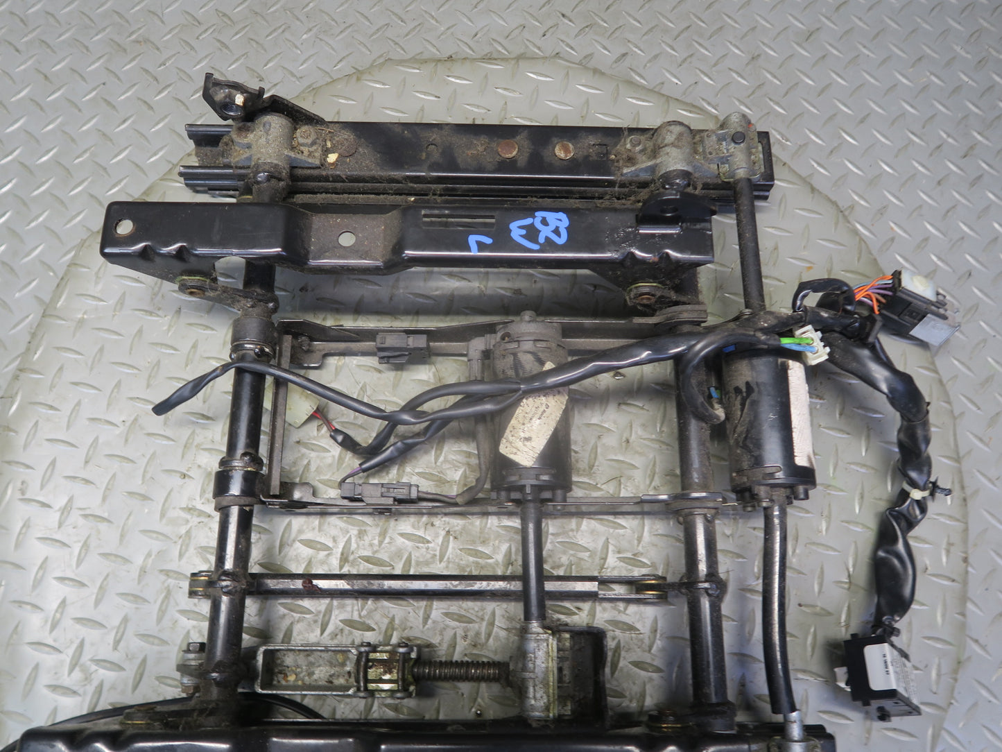 98-02 BMW E36/7 Z3 Front Left Seat Lower Frame Track Rail w Motors OEM