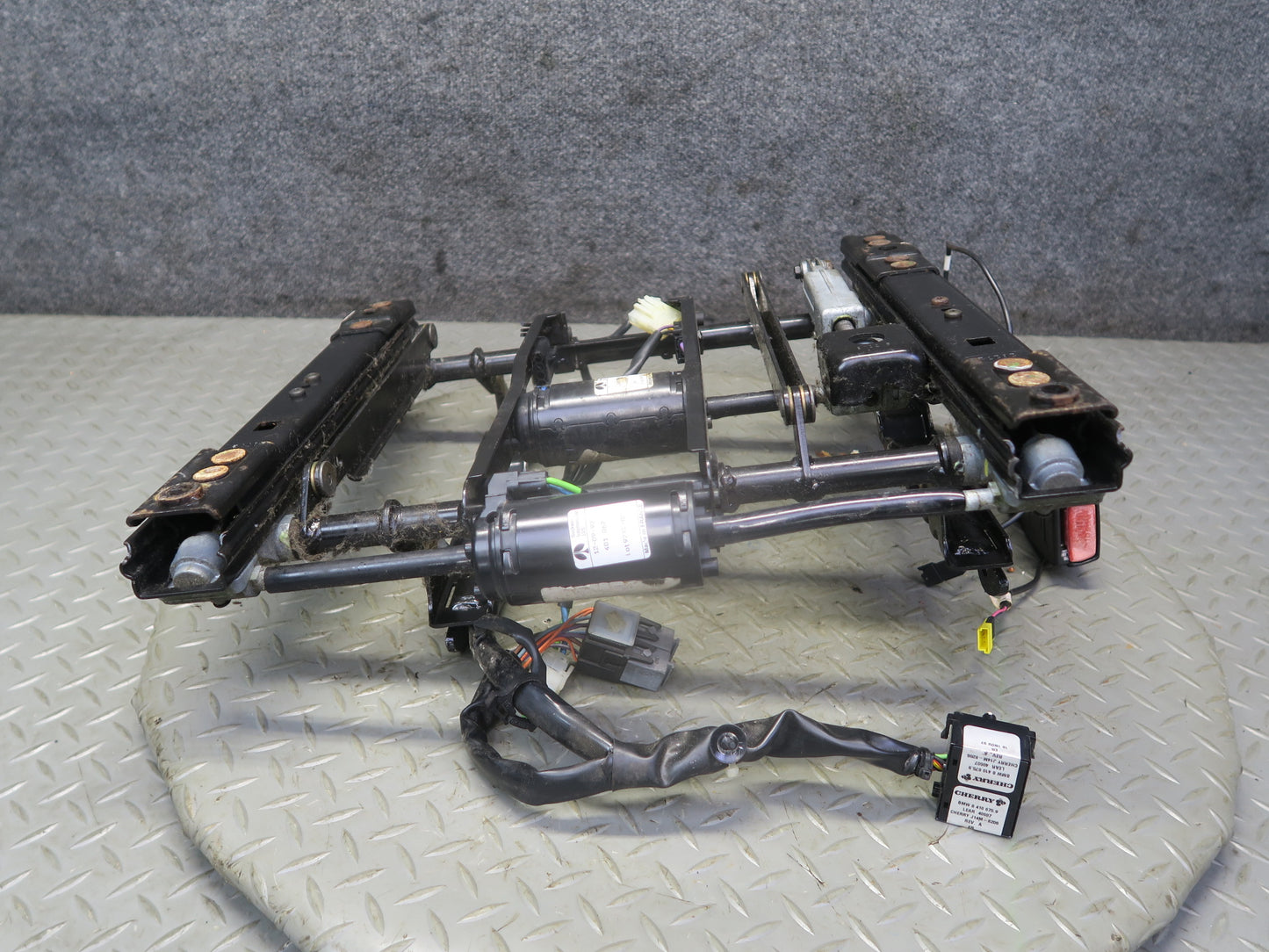 98-02 BMW E36/7 Z3 Front Left Seat Lower Frame Track Rail w Motors OEM