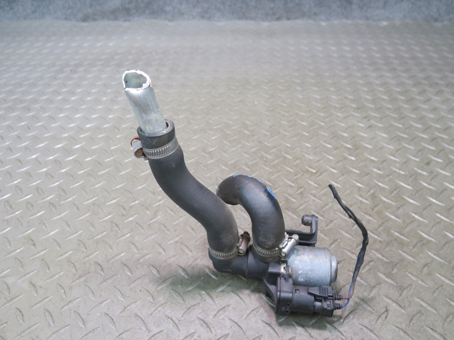 96-02 BMW E36/7 Z3 Heater Control Coolant  Water Valve Pump OEM