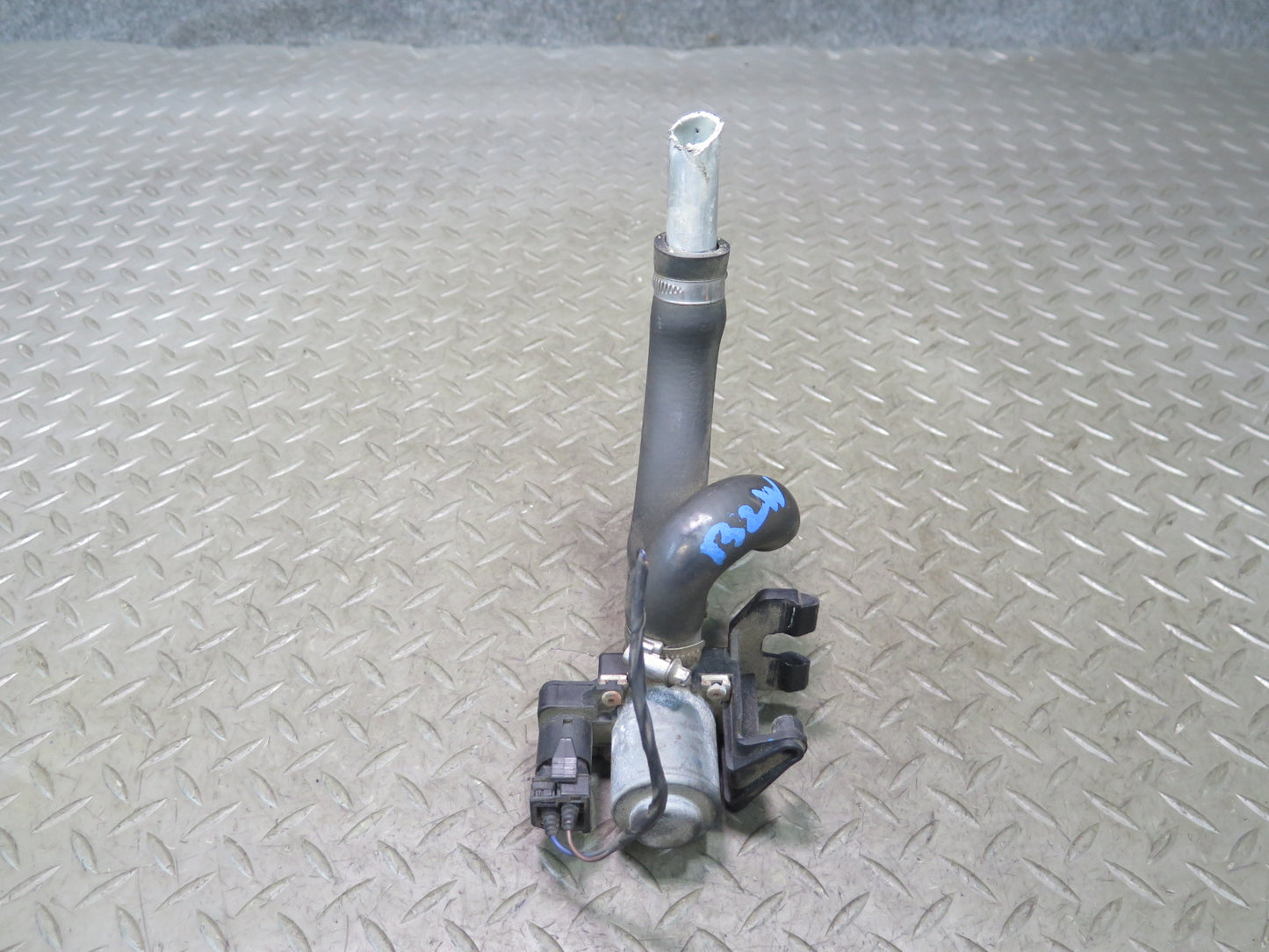 96-02 BMW E36/7 Z3 Heater Control Coolant  Water Valve Pump OEM