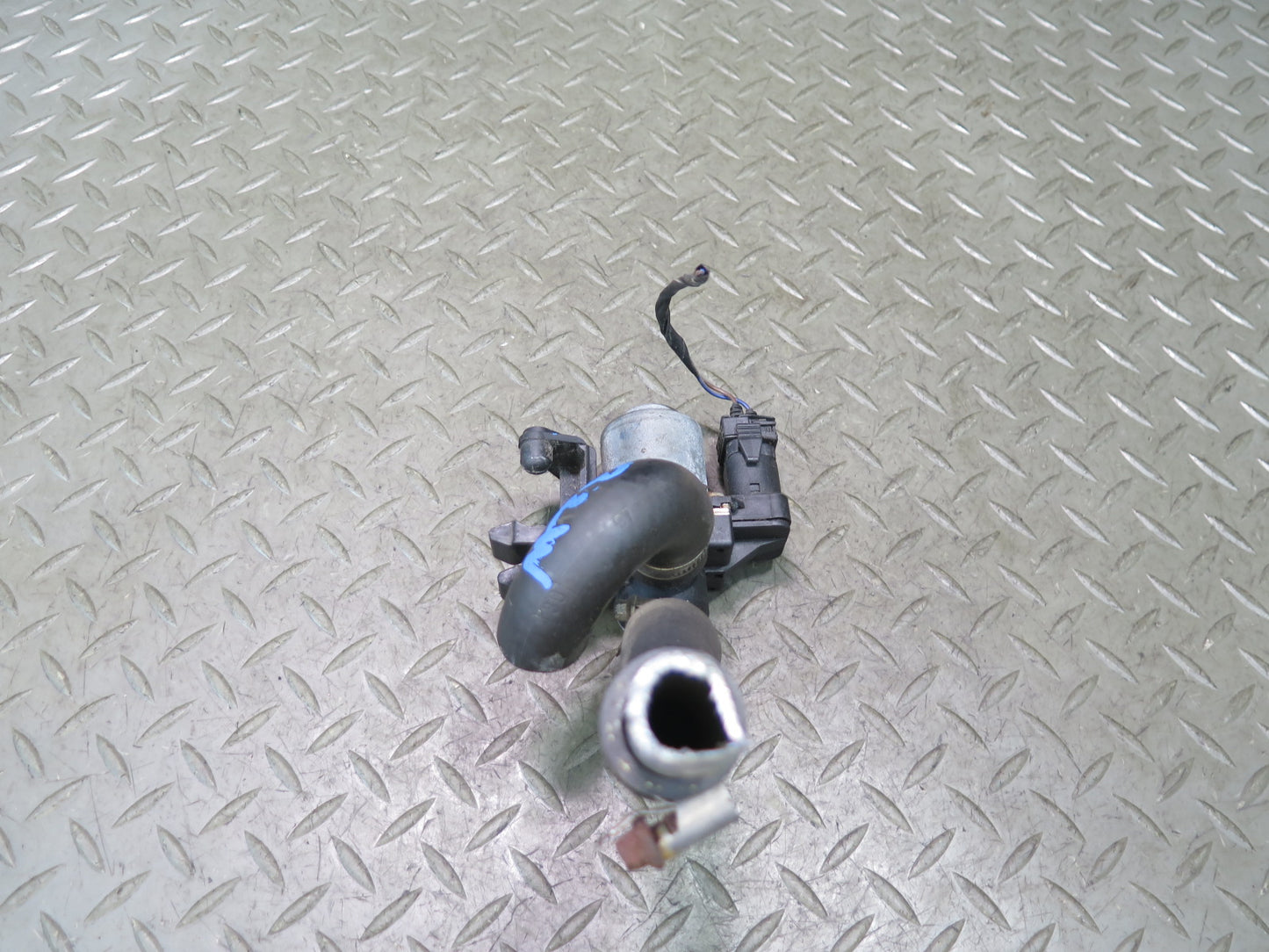 96-02 BMW E36/7 Z3 Heater Control Coolant  Water Valve Pump OEM