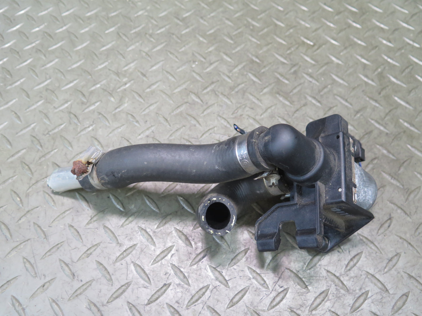 96-02 BMW E36/7 Z3 Heater Control Coolant  Water Valve Pump OEM
