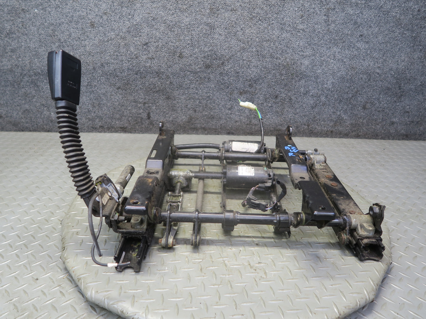 98-02 BMW E36/7 Z3 Front Right Seat Lower Frame Track Rail w Motors OEM