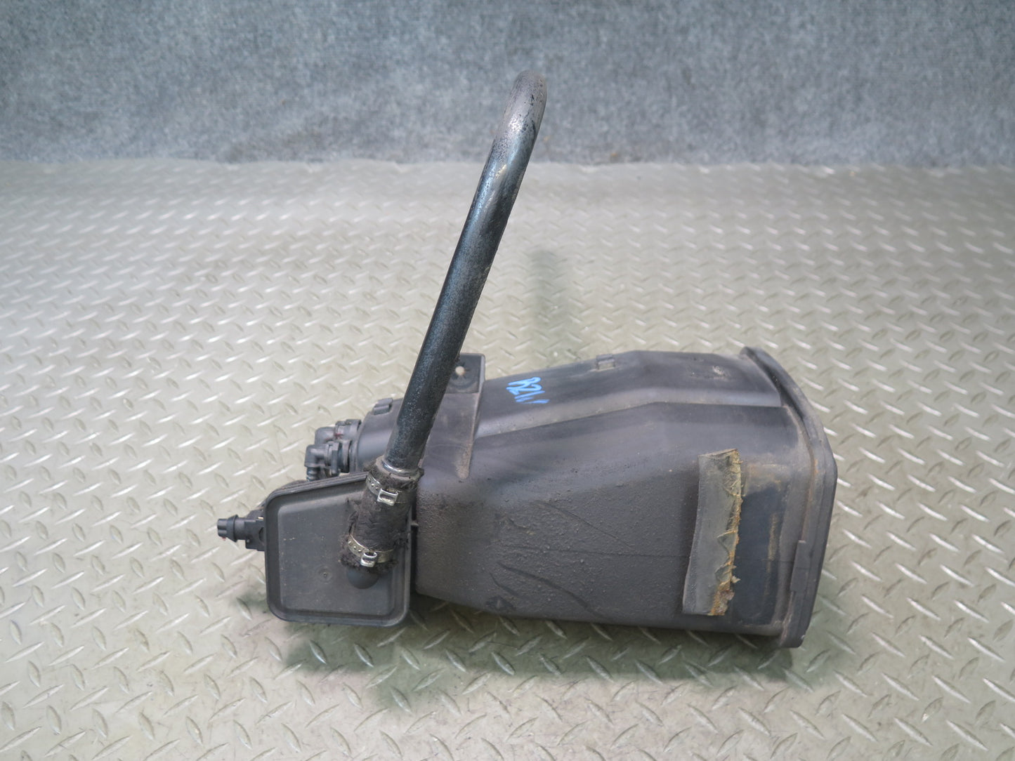 96-02 BMW E36/7 Z3 Fuel Evap Vapor Charcoal Canister 1183568 OEM