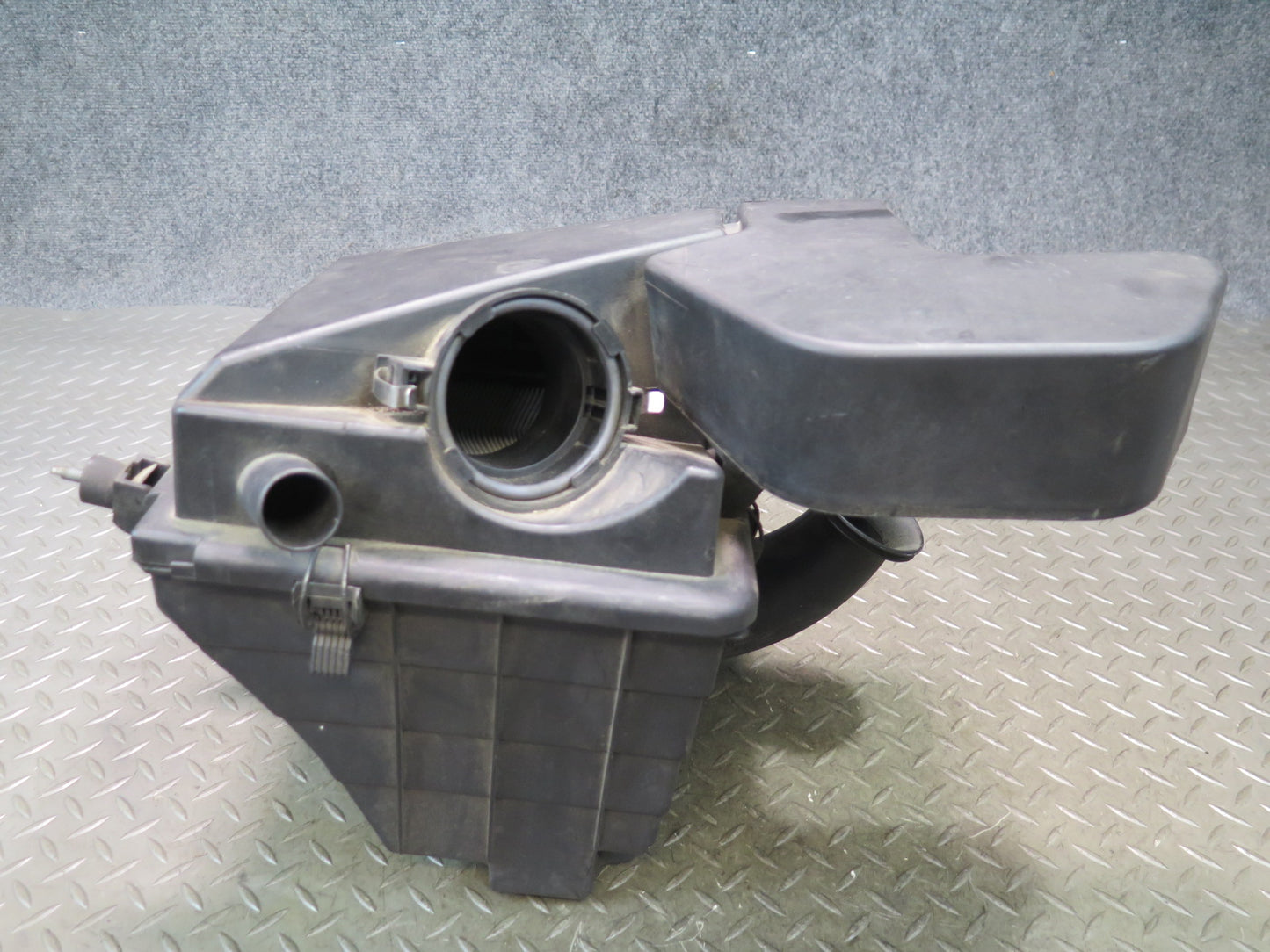 96-99 BMW E36/7 Z3 1.9L M44 Air Intake Cleaner Filter Box w Resonator OEM