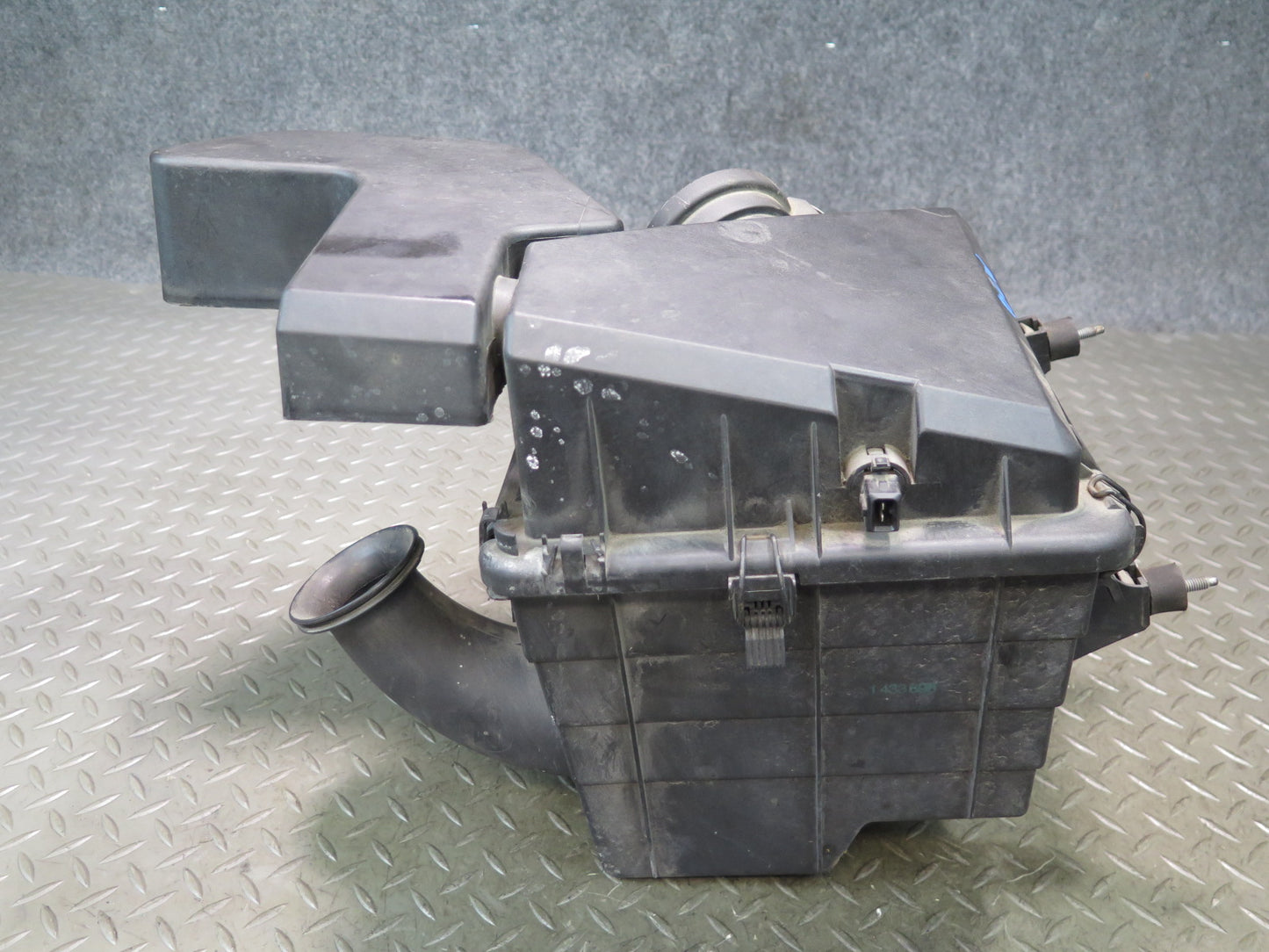 96-99 BMW E36/7 Z3 1.9L M44 Air Intake Cleaner Filter Box w Resonator OEM