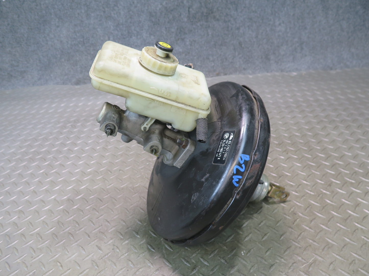 96-02 BMW E36/7 Z3 Brake Master Cylinder Booster Fluid Reservoir OEM
