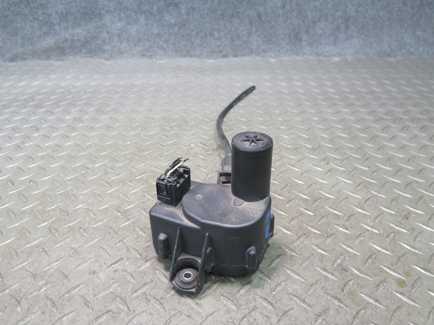 96-02 BMW E36/7 Z3 Cruise Control Actuator w Motor 8360069 OEM