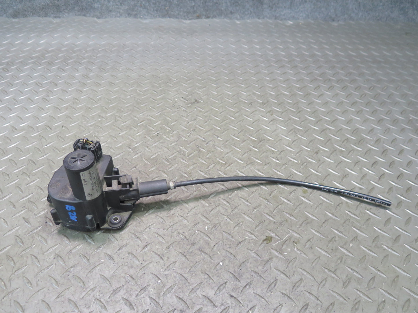 96-02 BMW E36/7 Z3 Cruise Control Actuator w Motor 8360069 OEM