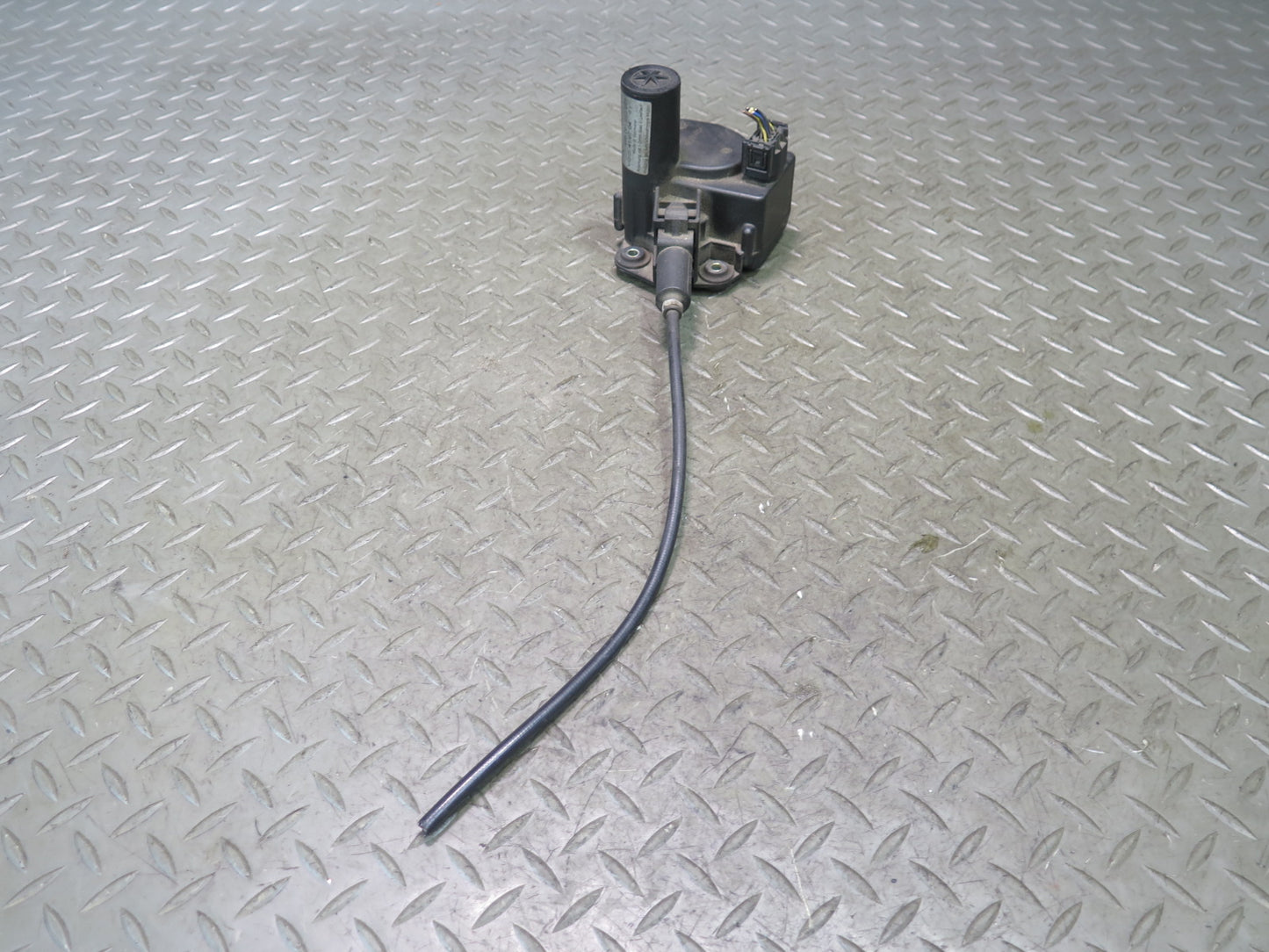 96-02 BMW E36/7 Z3 Cruise Control Actuator w Motor 8360069 OEM