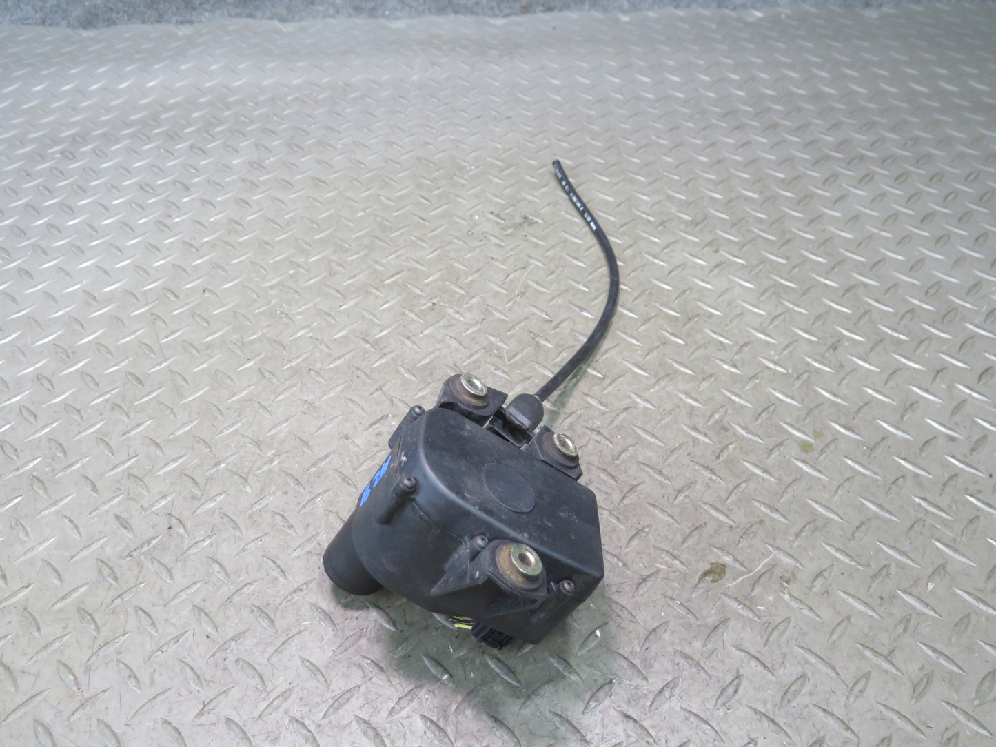 96-02 BMW E36/7 Z3 Cruise Control Actuator w Motor 8360069 OEM