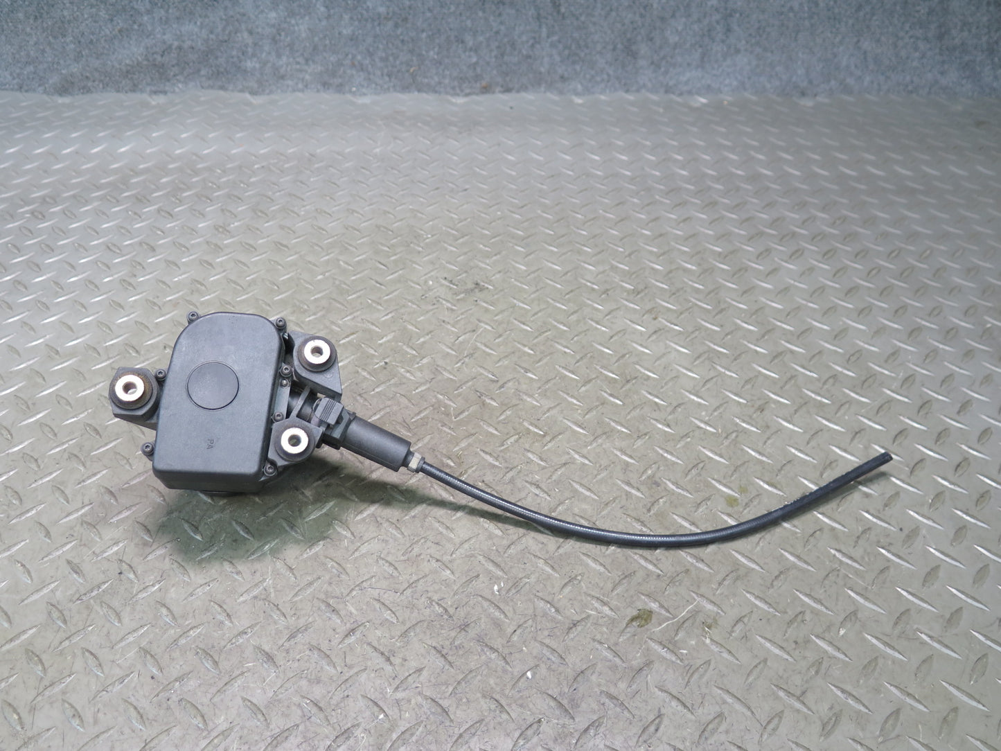 96-02 BMW E36/7 Z3 Cruise Control Actuator w Motor 8360069 OEM