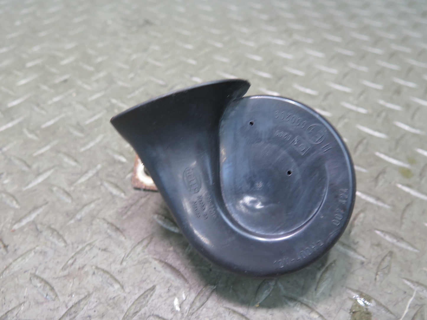 96-02 BMW E36/7 Z3 High & Low Tone Note Pitch Horn Signal Set of 2