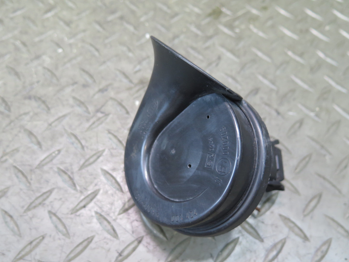 96-02 BMW E36/7 Z3 High & Low Tone Note Pitch Horn Signal Set of 2