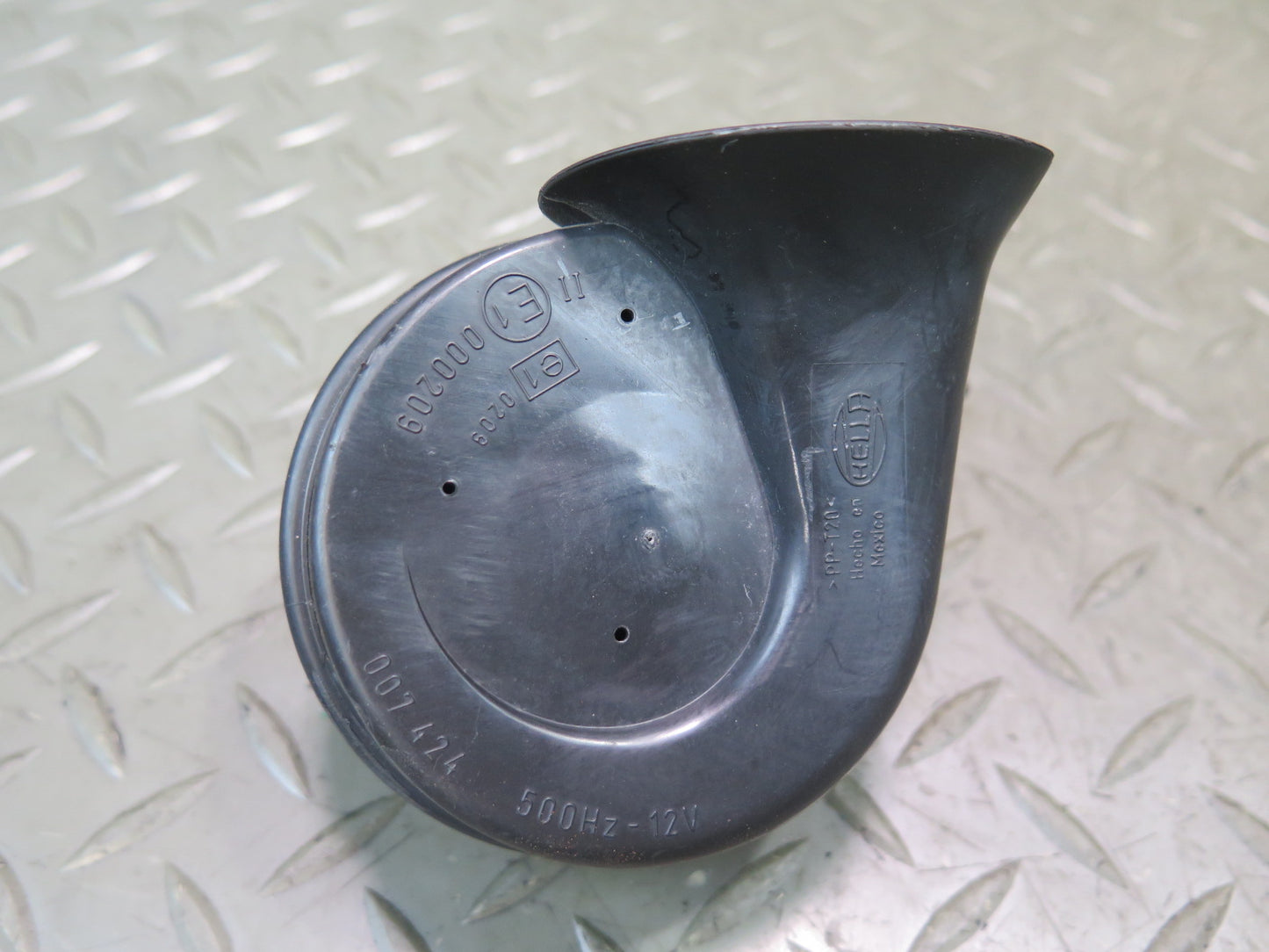 96-02 BMW E36/7 Z3 High & Low Tone Note Pitch Horn Signal Set of 2