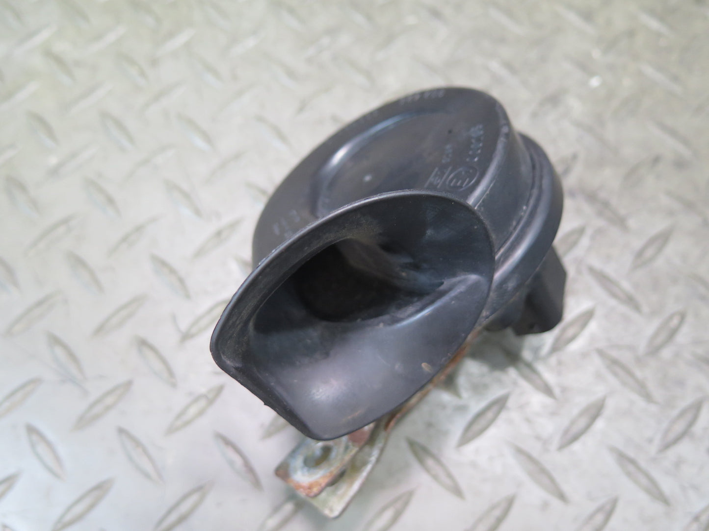 96-02 BMW E36/7 Z3 High & Low Tone Note Pitch Horn Signal Set of 2