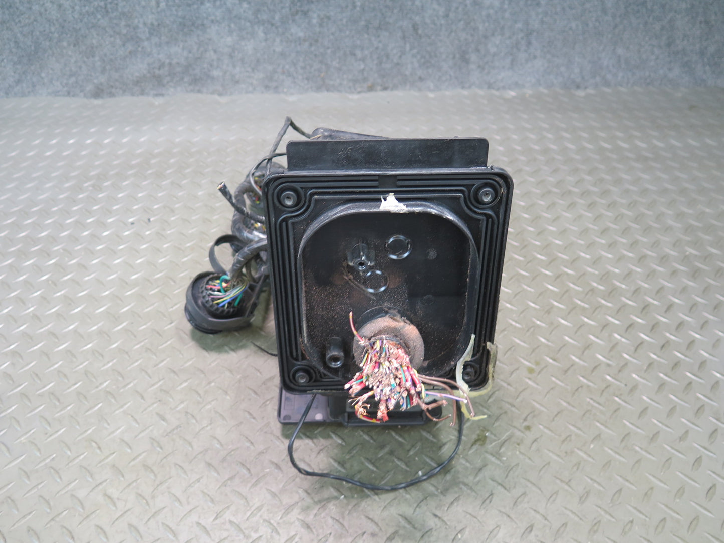 1998 BMW E36/7 Z3 1.9L M44 Under Hood Junction Relay Fuse Box w Wiring OEM