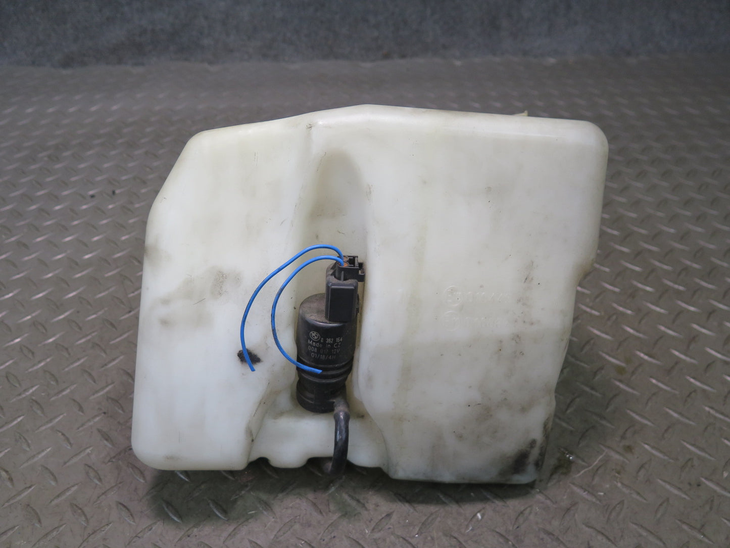 96-98 BMW E36/7 Z3 Windshied Washer Fluid Reservoir Tank w Pump OEM