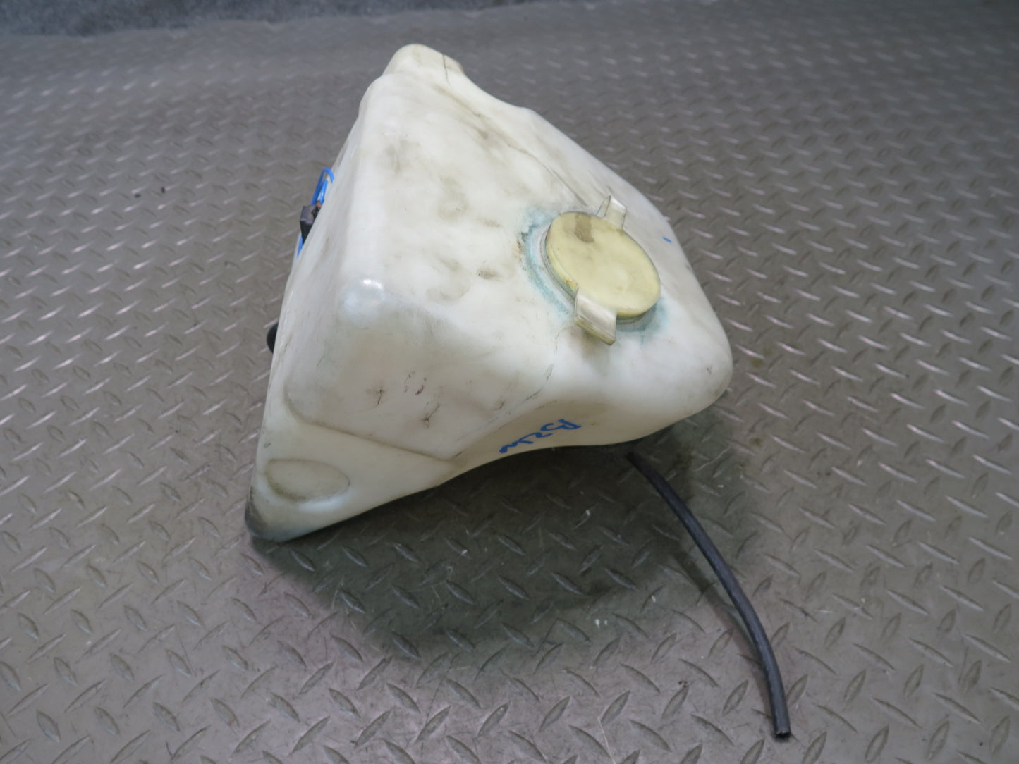 96-98 BMW E36/7 Z3 Windshied Washer Fluid Reservoir Tank w Pump OEM
