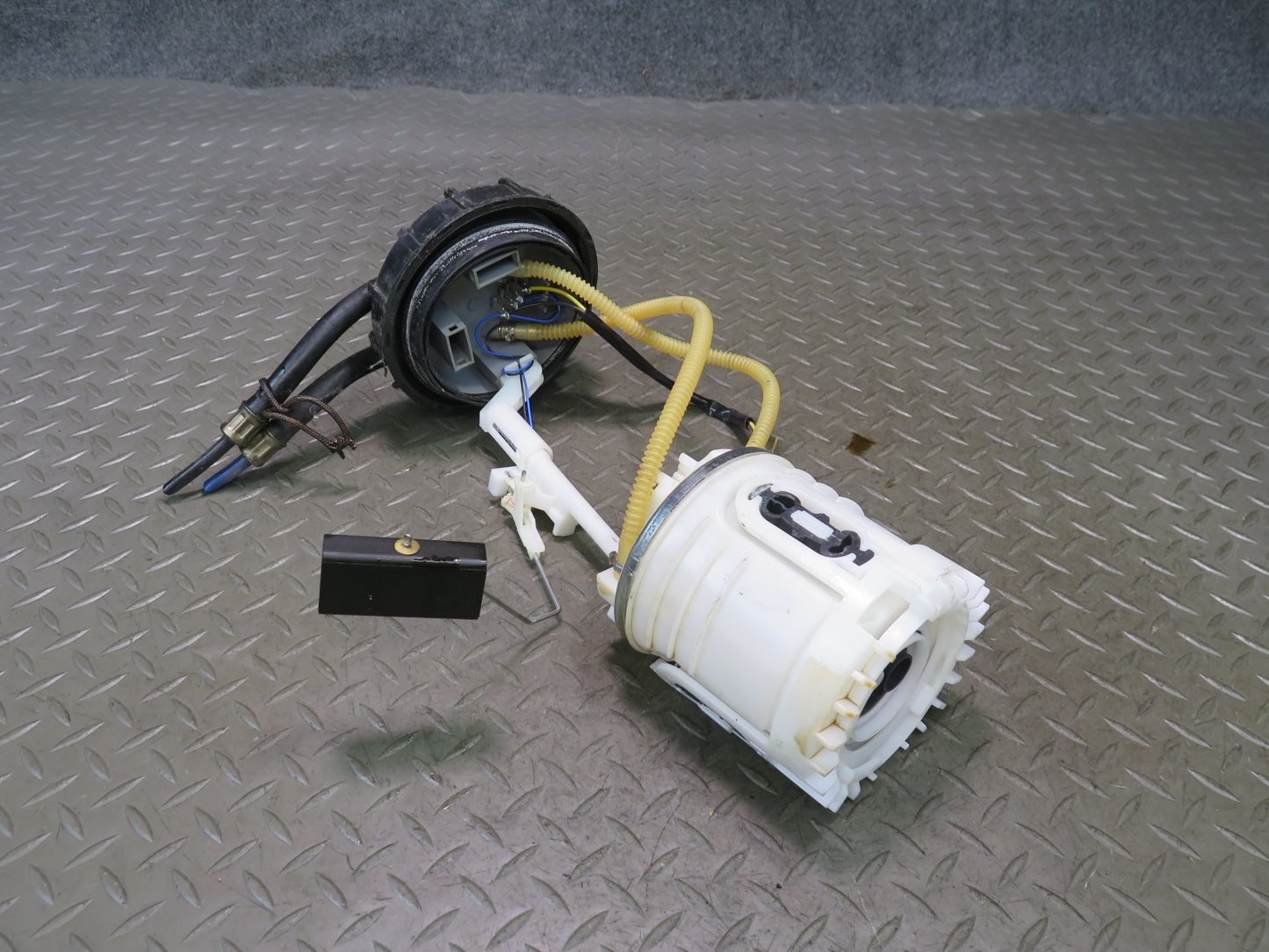99-03 VW Eurovan T4 2.8L Fuel Gas Pump Level Sensor Assembly OEM