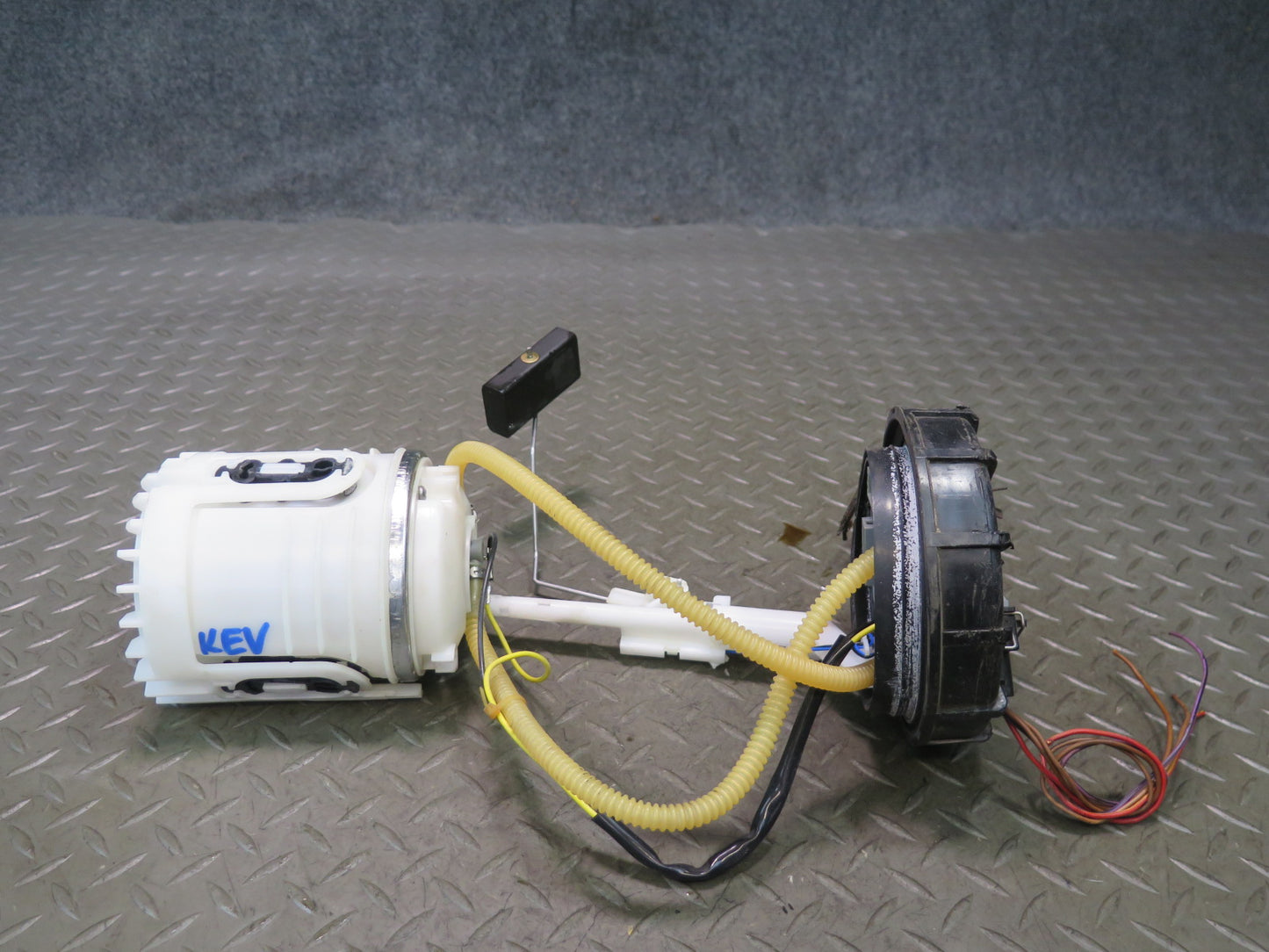 99-03 VW Eurovan T4 2.8L Fuel Gas Pump Level Sensor Assembly OEM