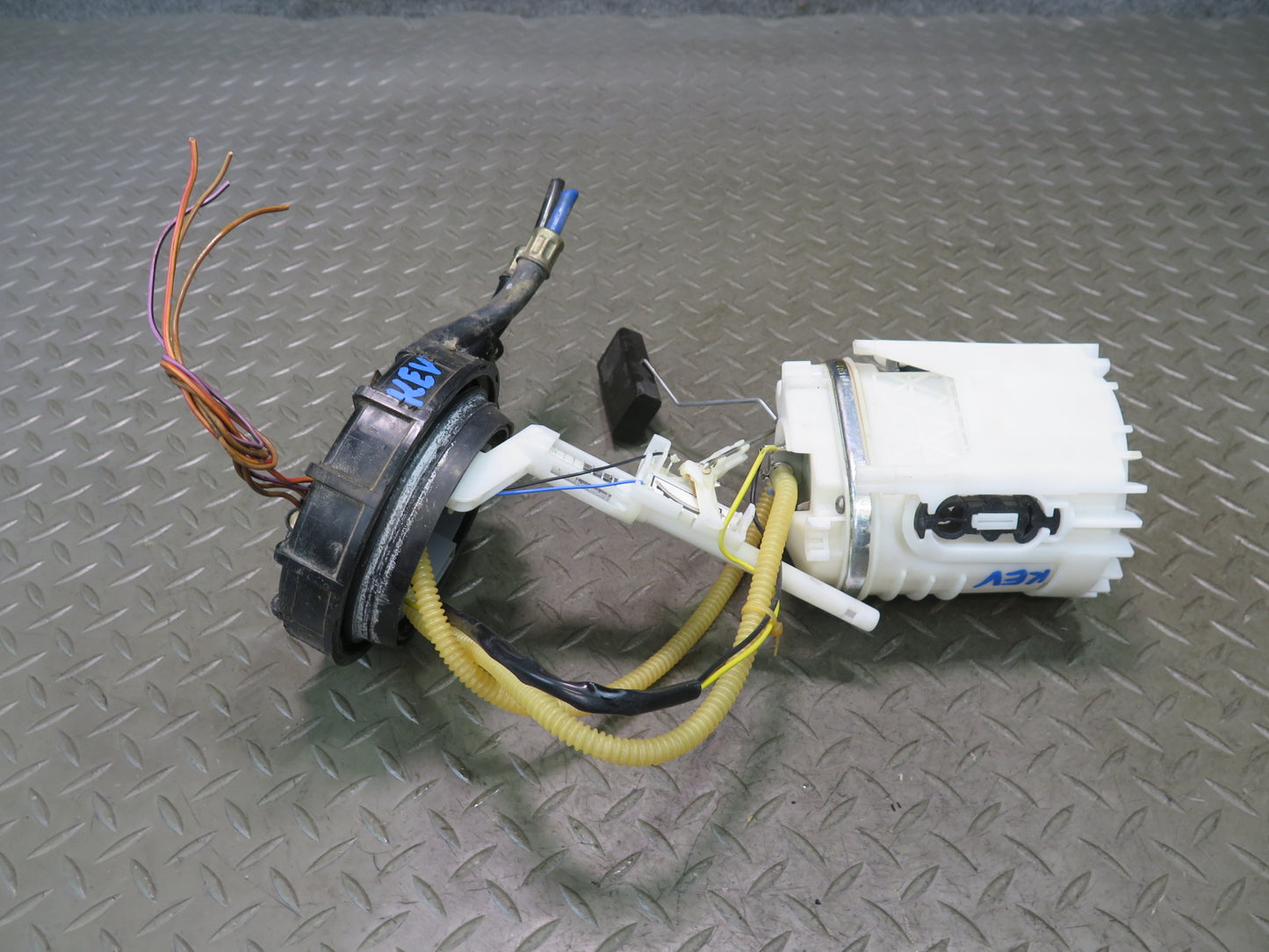 99-03 VW Eurovan T4 2.8L Fuel Gas Pump Level Sensor Assembly OEM
