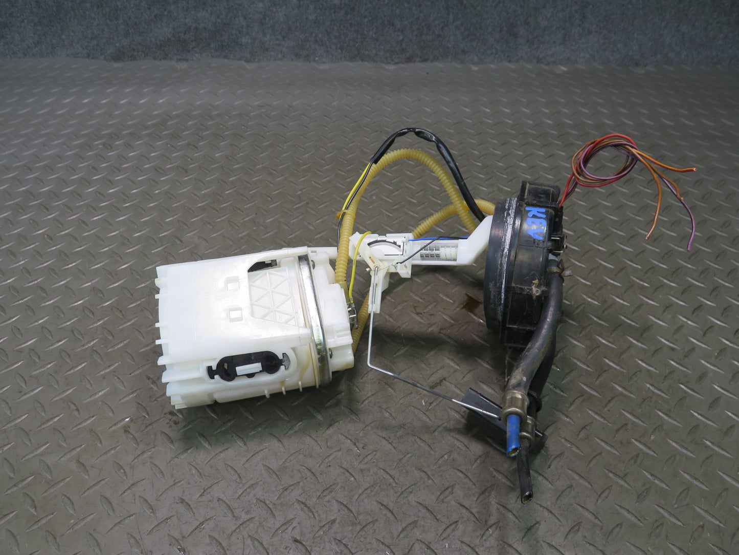 99-03 VW Eurovan T4 2.8L Fuel Gas Pump Level Sensor Assembly OEM