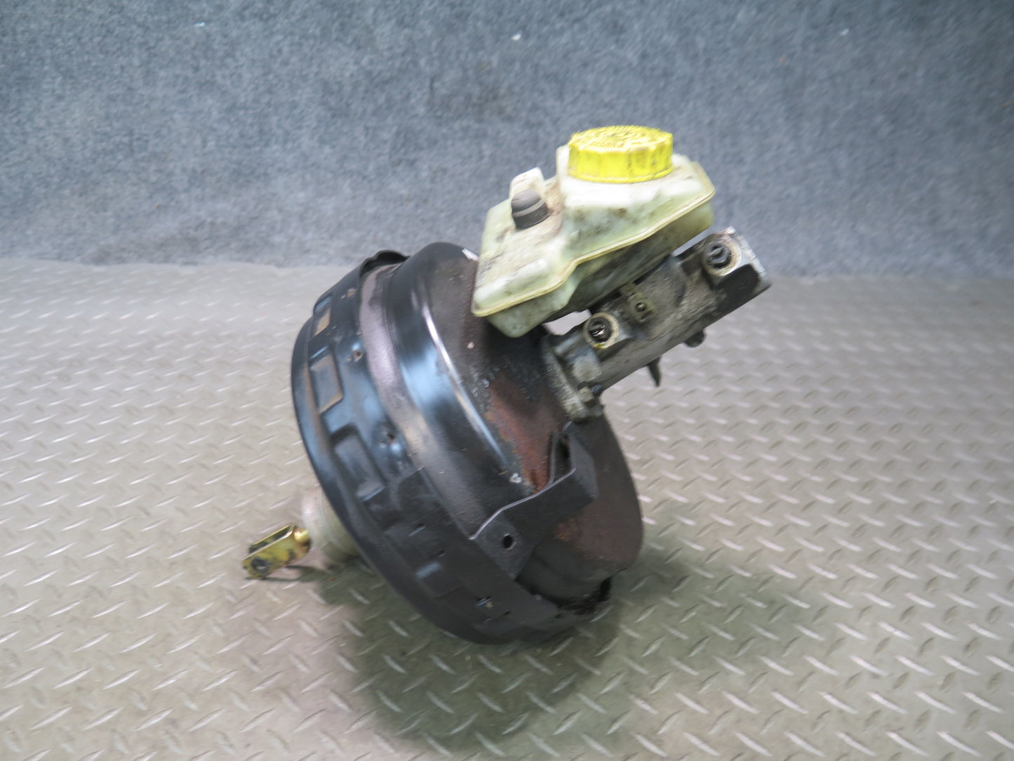 99-03 VW Eurovan T4 2.8L Brake Master Cylinder Booster Fluid Reservoir OEM