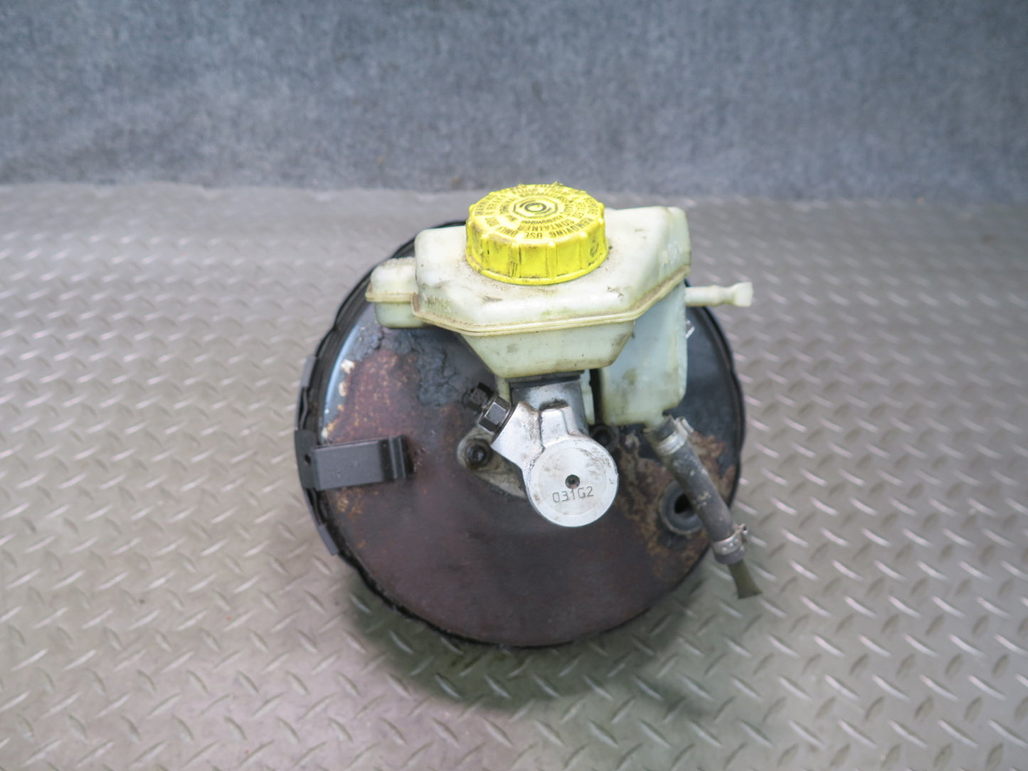 99-03 VW Eurovan T4 2.8L Brake Master Cylinder Booster Fluid Reservoir OEM