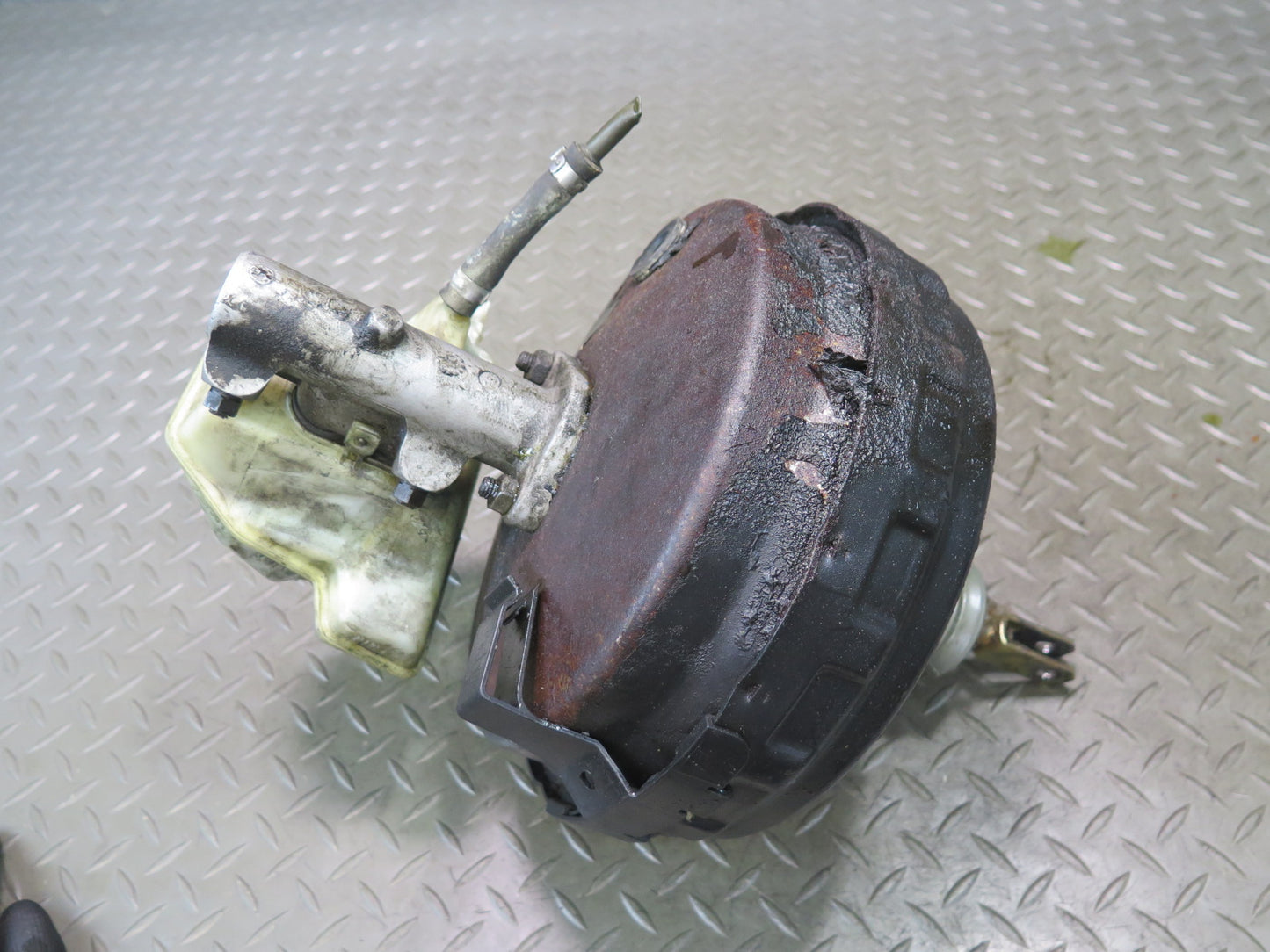 99-03 VW Eurovan T4 2.8L Brake Master Cylinder Booster Fluid Reservoir OEM
