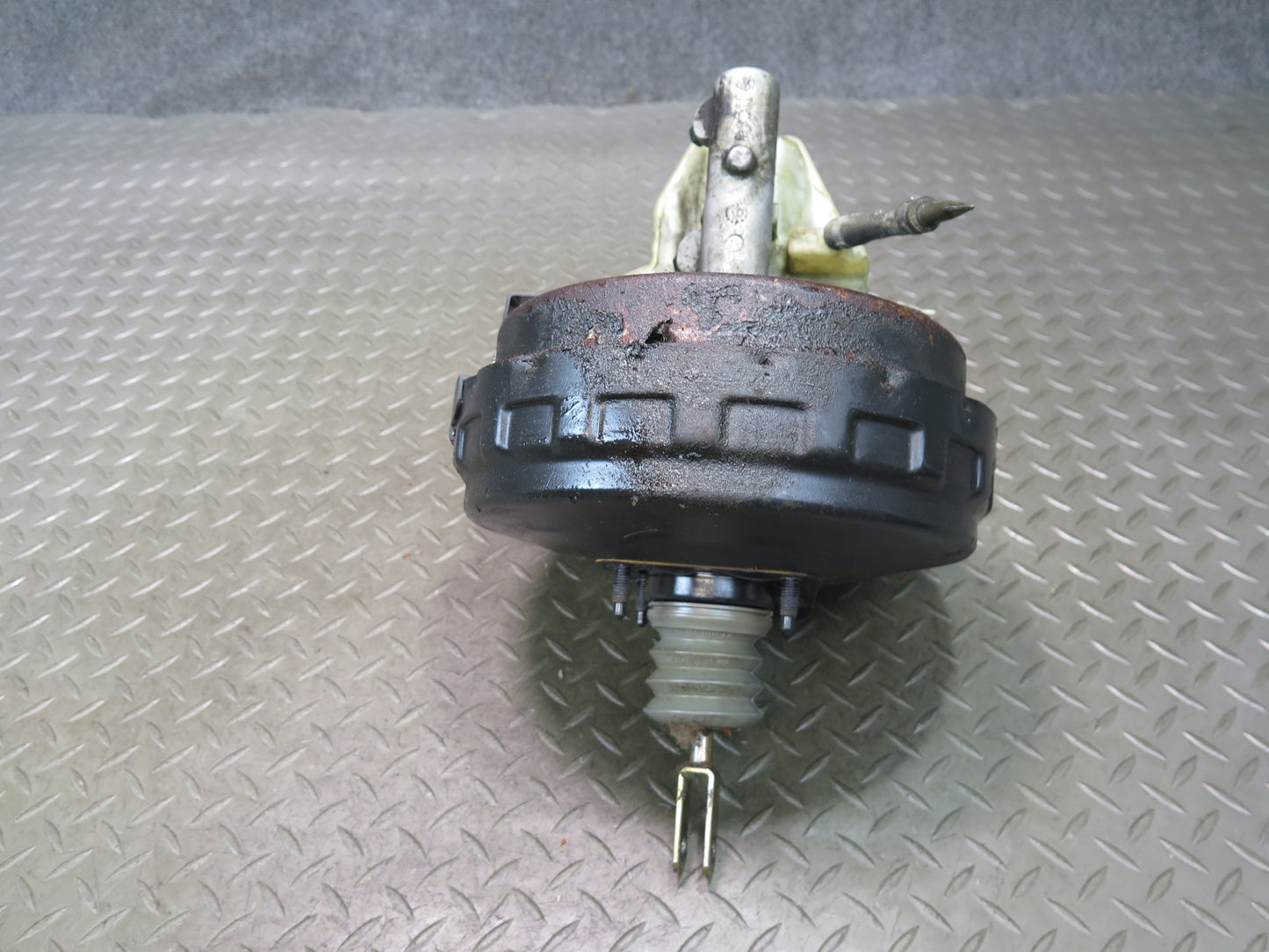 99-03 VW Eurovan T4 2.8L Brake Master Cylinder Booster Fluid Reservoir OEM