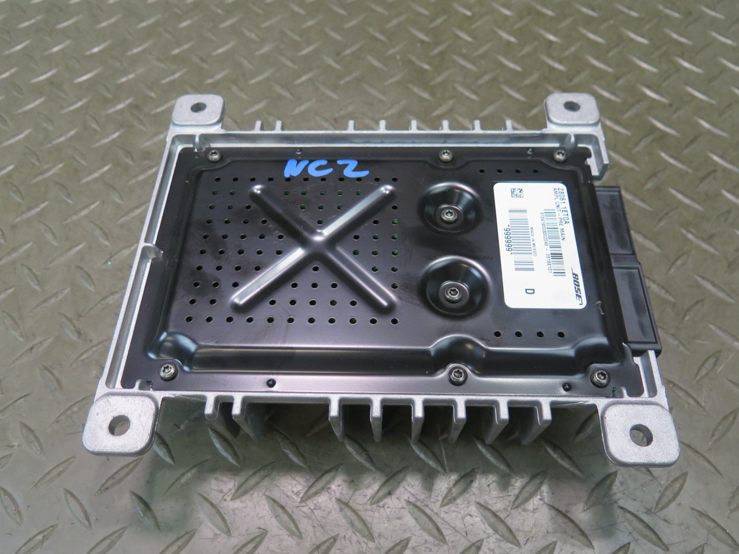 10-19 Nissan Z34 370Z Convertible Bose Audio System Amplifier 28061-1ET0A OEM
