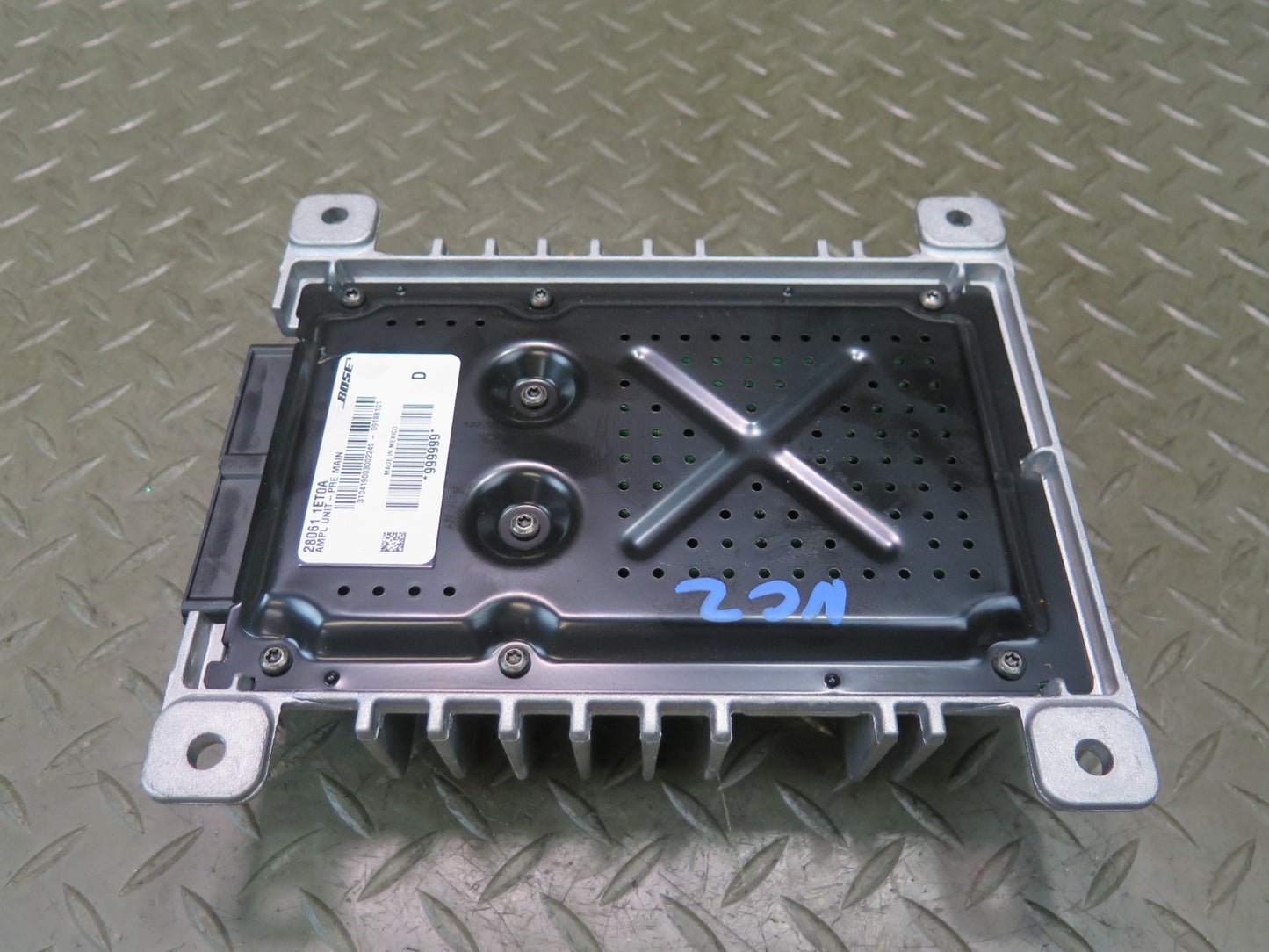 10-19 Nissan Z34 370Z Convertible Bose Audio System Amplifier 28061-1ET0A OEM