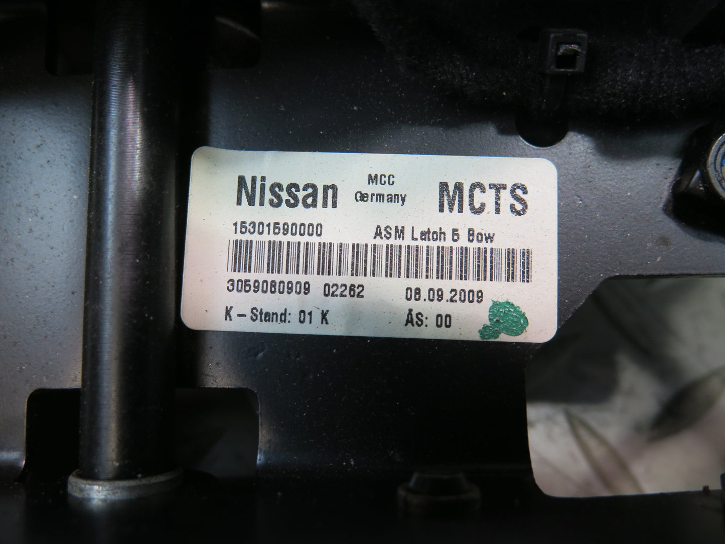 10-19 Nissan 370Z Z34 Convertible Rear TOP Latch OEM