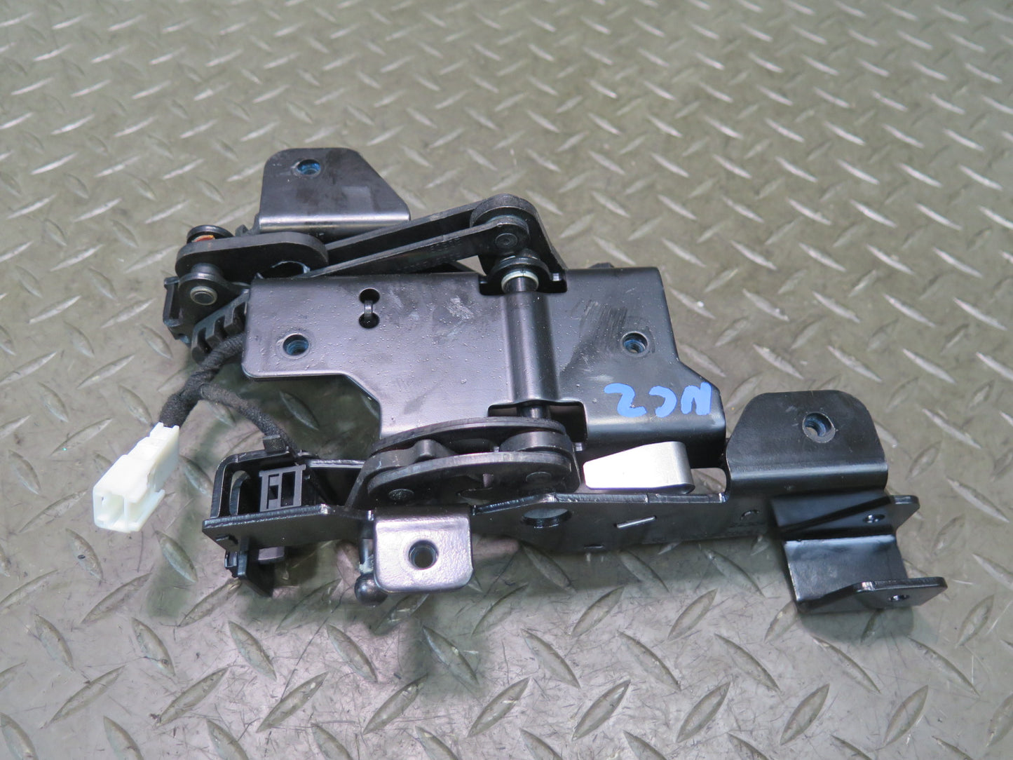 10-19 Nissan 370Z Z34 Convertible Rear TOP Latch OEM