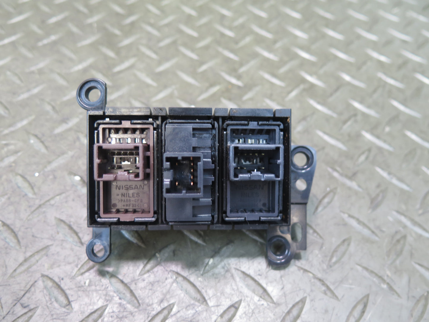 10-19 Nissan 370Z Z34 Convertible Center Console Roof & Seat Climate Switch OEM
