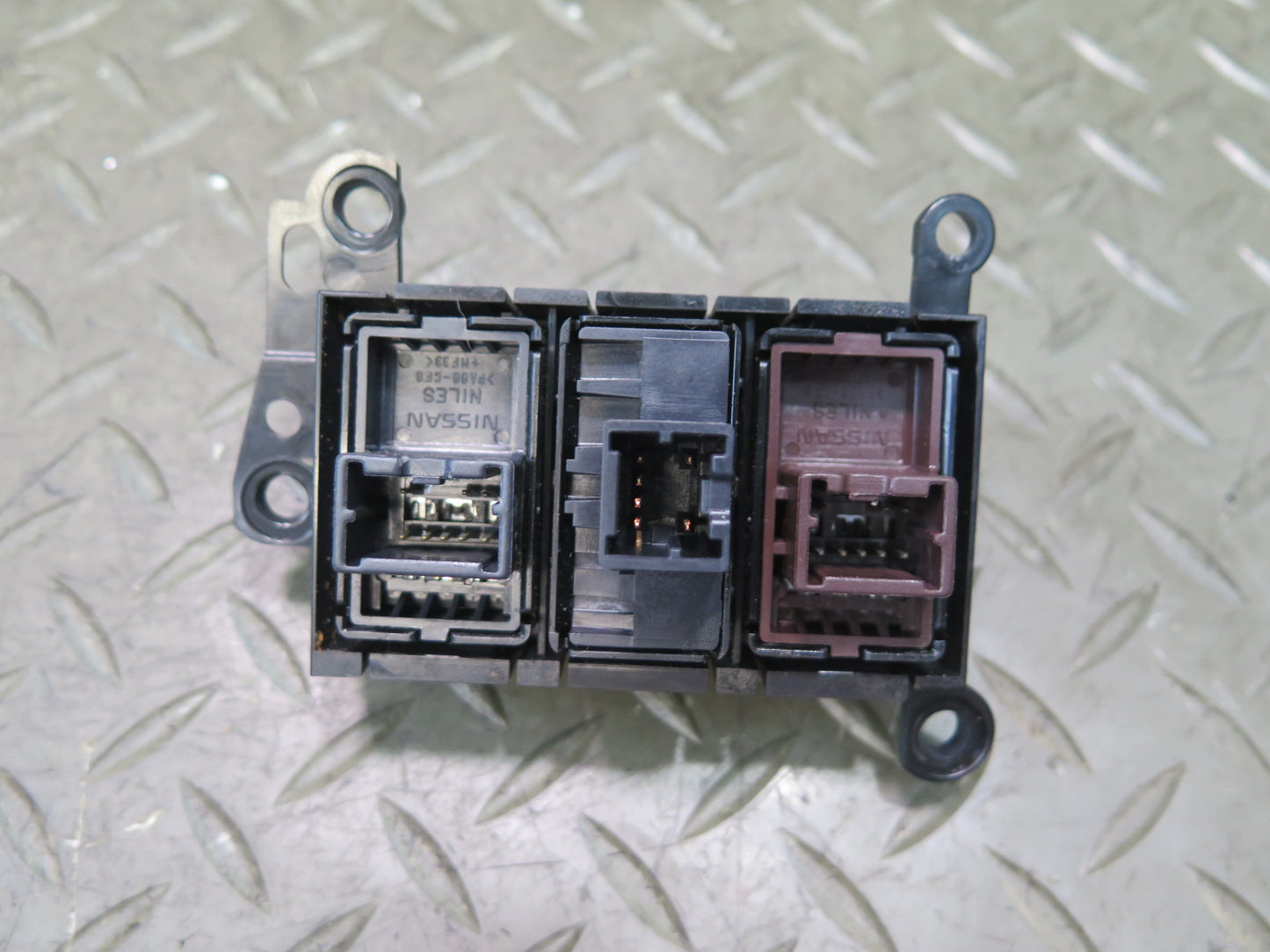 10-19 Nissan 370Z Z34 Convertible Center Console Roof & Seat Climate Switch OEM