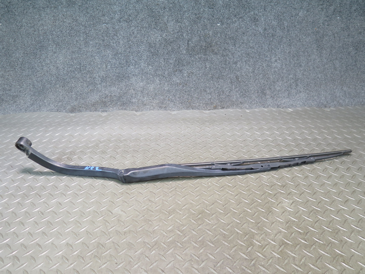 09-10 Nissan Z34 370Z Set of 2 Front Left & Right Windshield Wiper Arm OEM