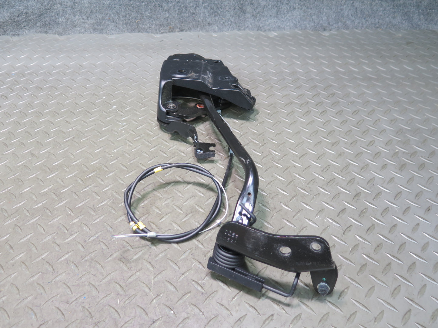 10-19 Nissan 370Z Z34 Convertible Set of 2 Rear Left & Right TOP Roof Hinge OEM