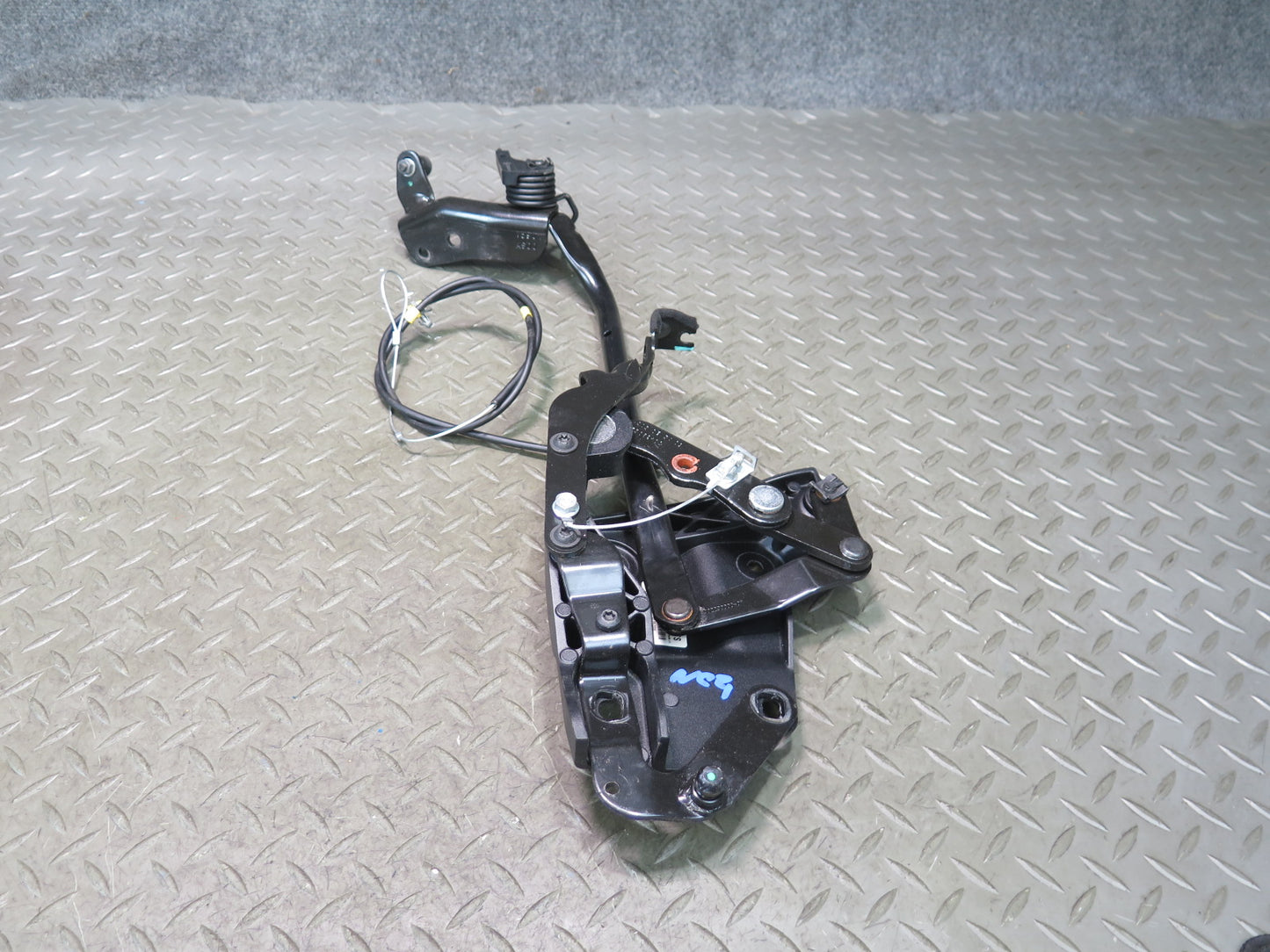 10-19 Nissan 370Z Z34 Convertible Set of 2 Rear Left & Right TOP Roof Hinge OEM