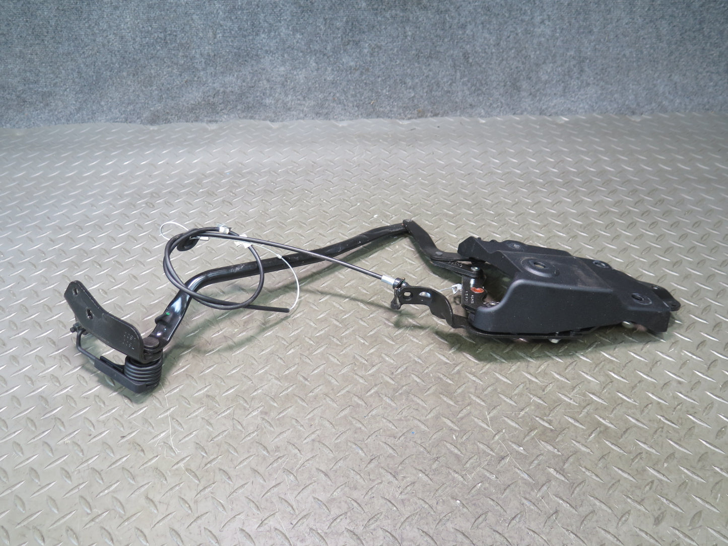 10-19 Nissan 370Z Z34 Convertible Set of 2 Rear Left & Right TOP Roof Hinge OEM