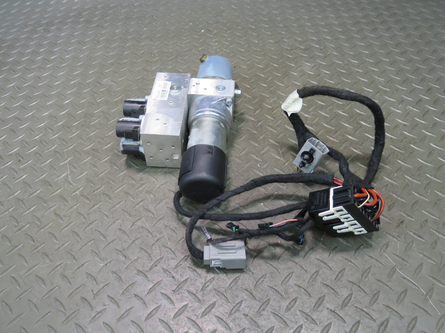 10-19 Nissan 370Z Convertible TOP Roof Hydraulic Pump w Sound Cover OEM
