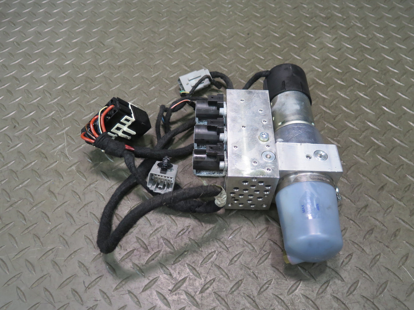 10-19 Nissan 370Z Convertible TOP Roof Hydraulic Pump w Sound Cover OEM