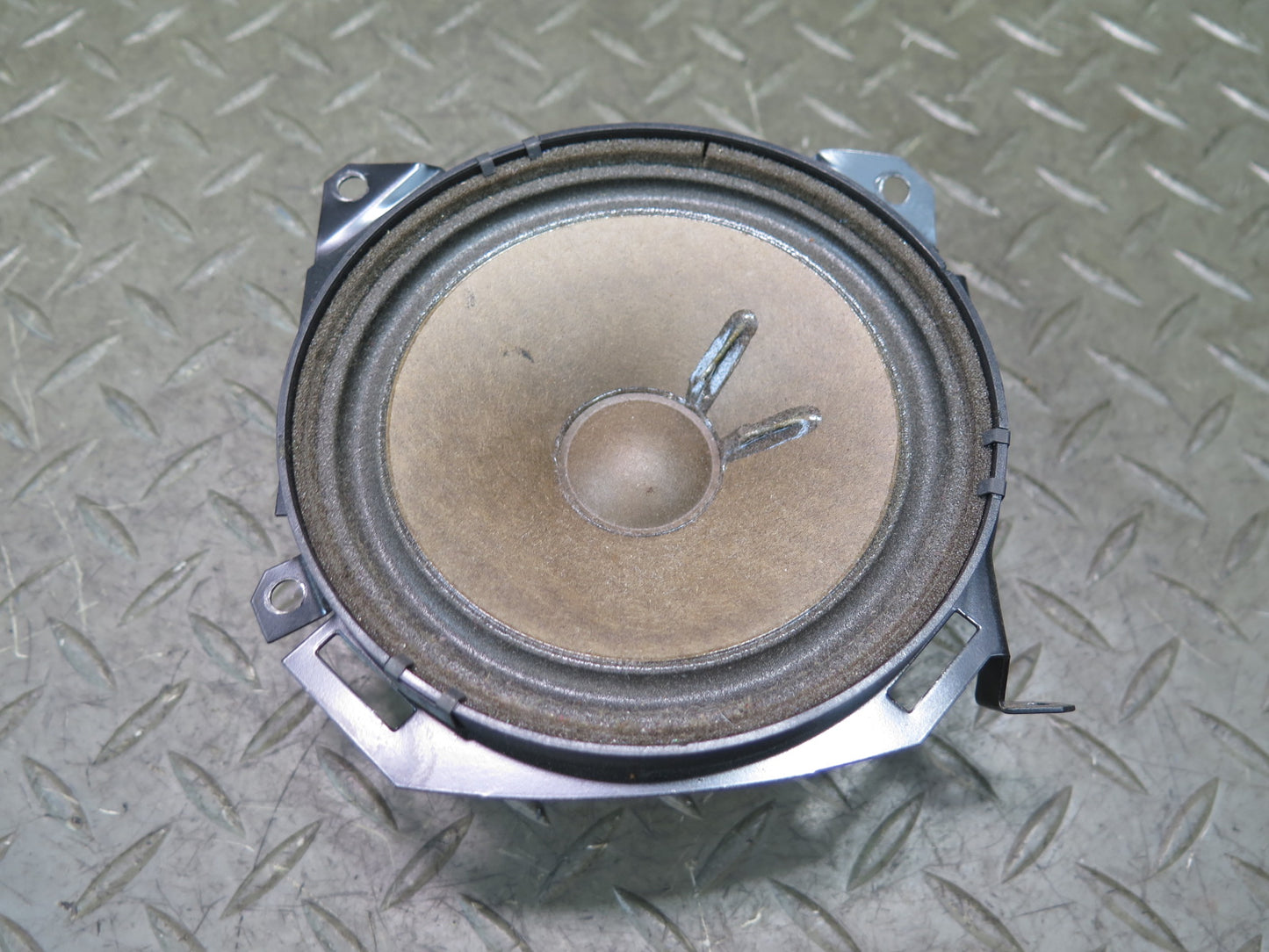 99-03 VW Eurovan MV T4 Rear Right Quarter Panel Speaker Woofer 703035403 OEM
