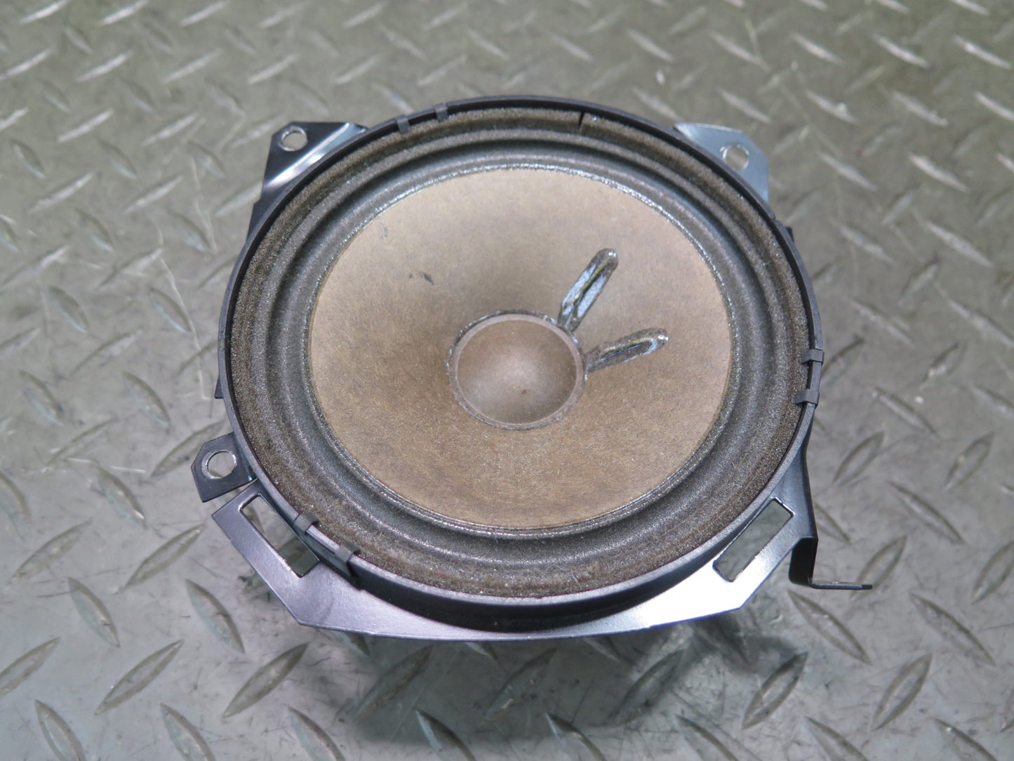 99-03 VW Eurovan MV T4 Rear Right Quarter Panel Speaker Woofer 703035403 OEM
