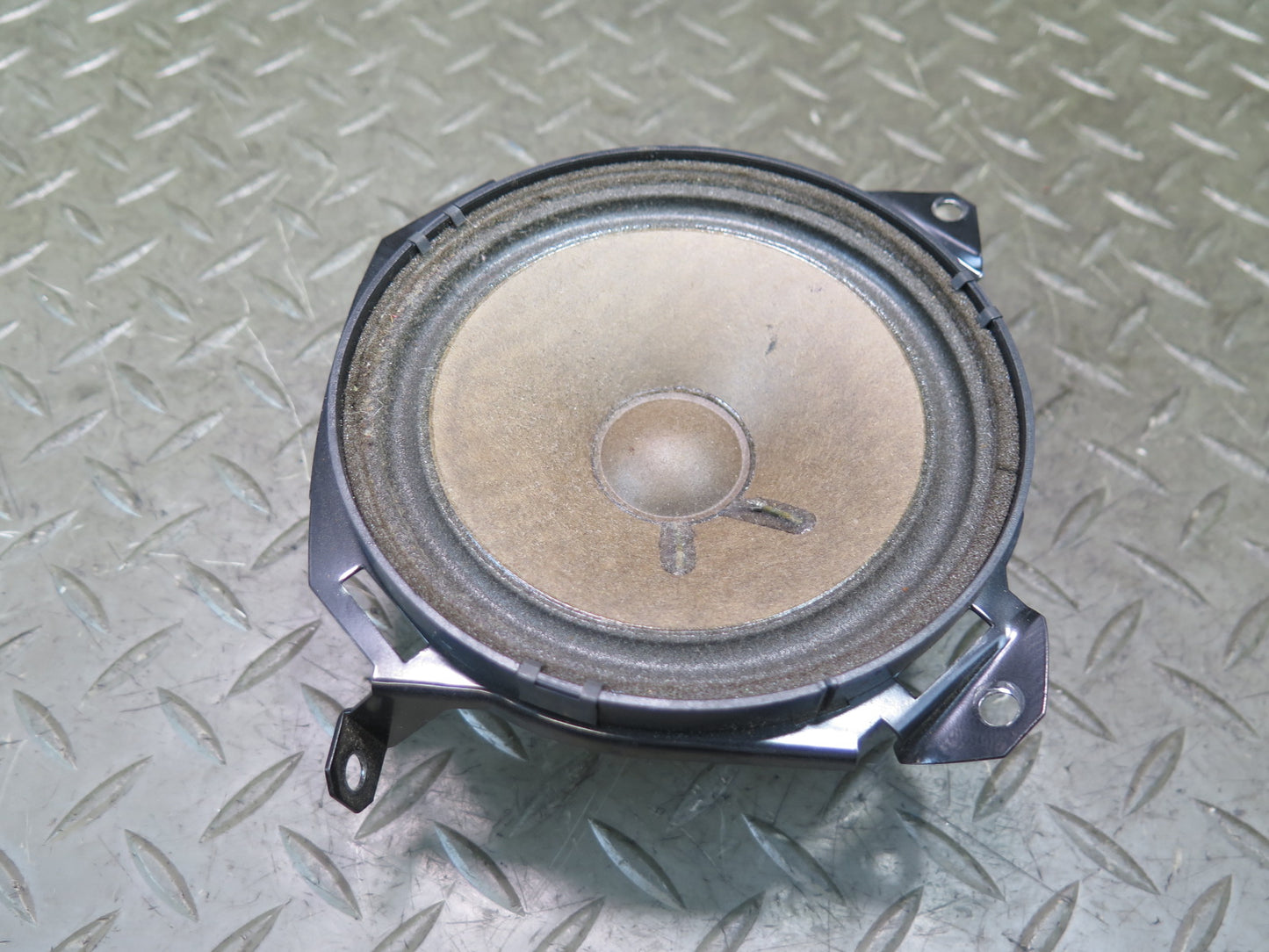 99-03 VW Eurovan MV T4 Rear Right Quarter Panel Speaker Woofer 703035403 OEM